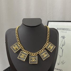Chanel Jewelry Necklaces & Pendants Vintage Gold