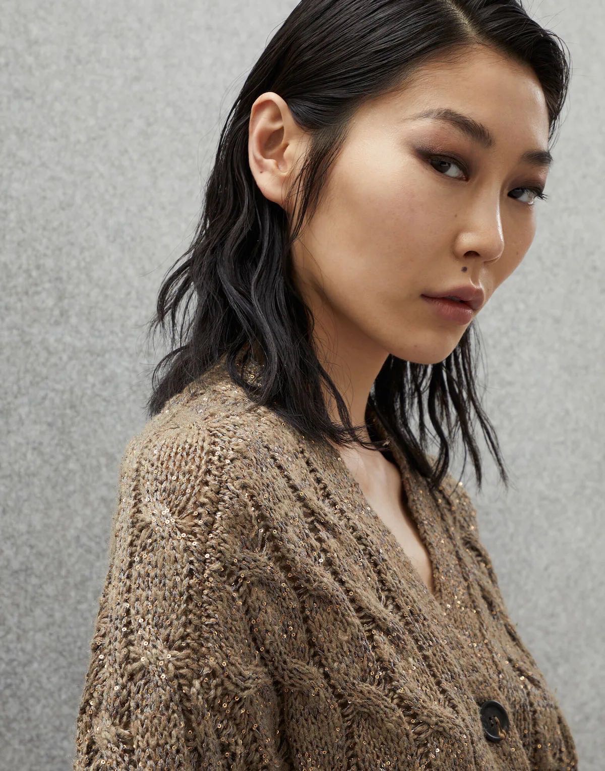 Women's Silk-Linen Blend Cable-Knit Cardigan with Shimmering Detail - Elegant Knitwear 4 i1682658869 6836 2