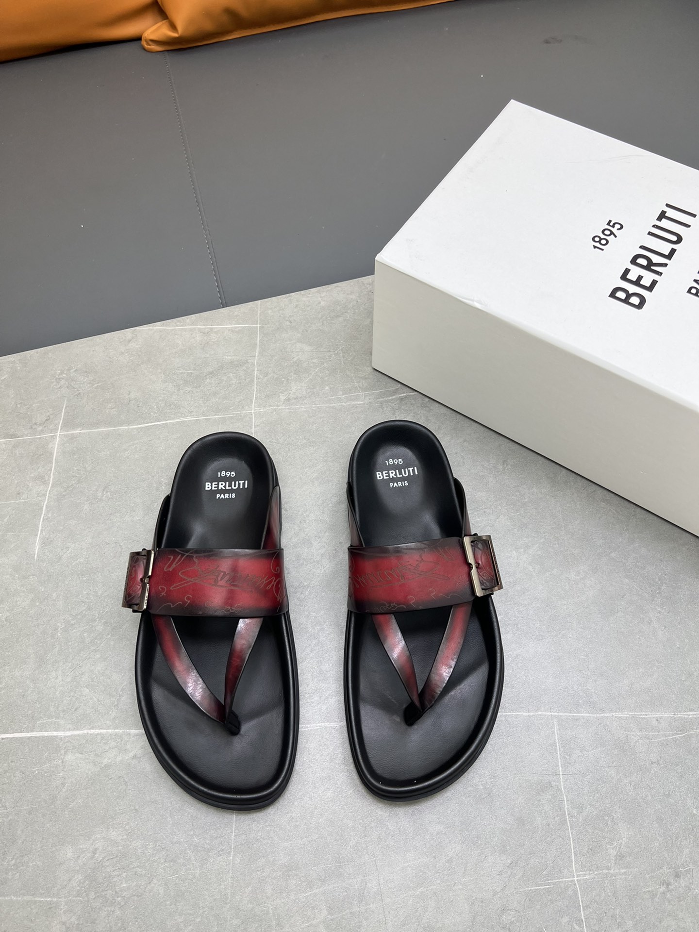 Berluti Tamaño:38-45 P270Berluti boutique de gama alta zapatillas de los hombres, la mano de obra su