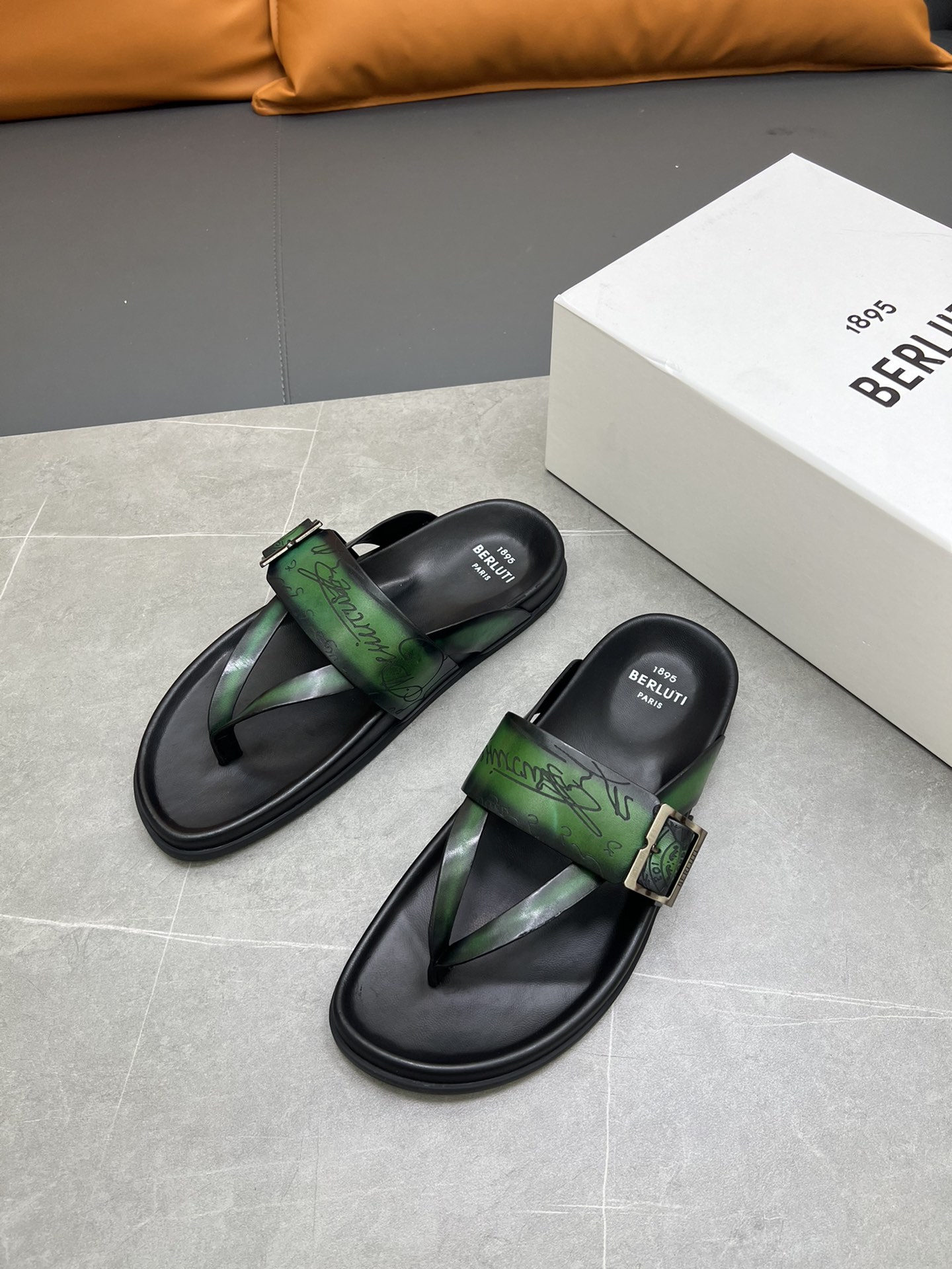 Berluti Tamaño:38-45 P270Berluti boutique de gama alta zapatillas de los hombres, la mano de obra su