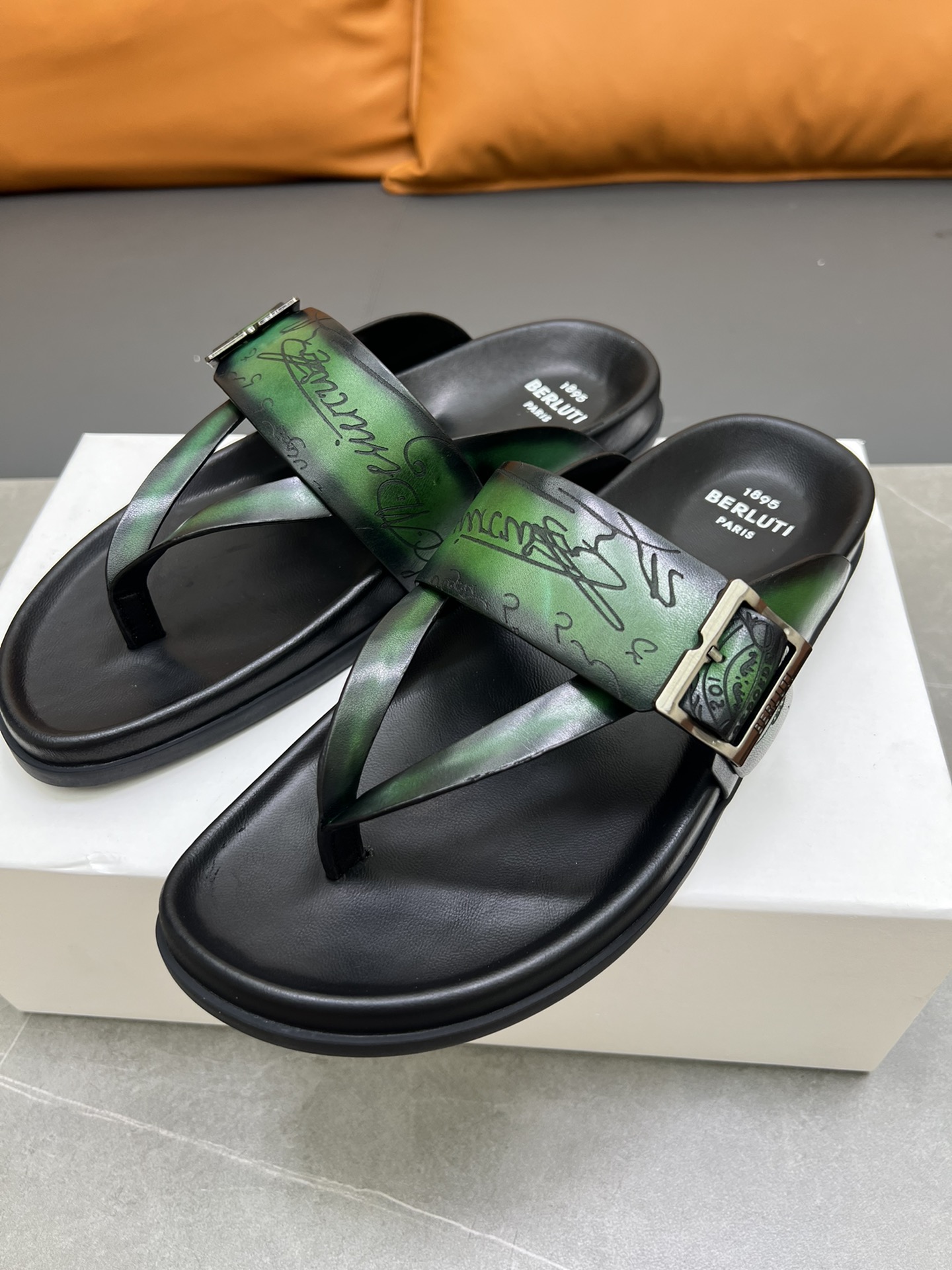 Berluti Tamaño:38-45 P270Berluti boutique de gama alta zapatillas de los hombres, la mano de obra su
