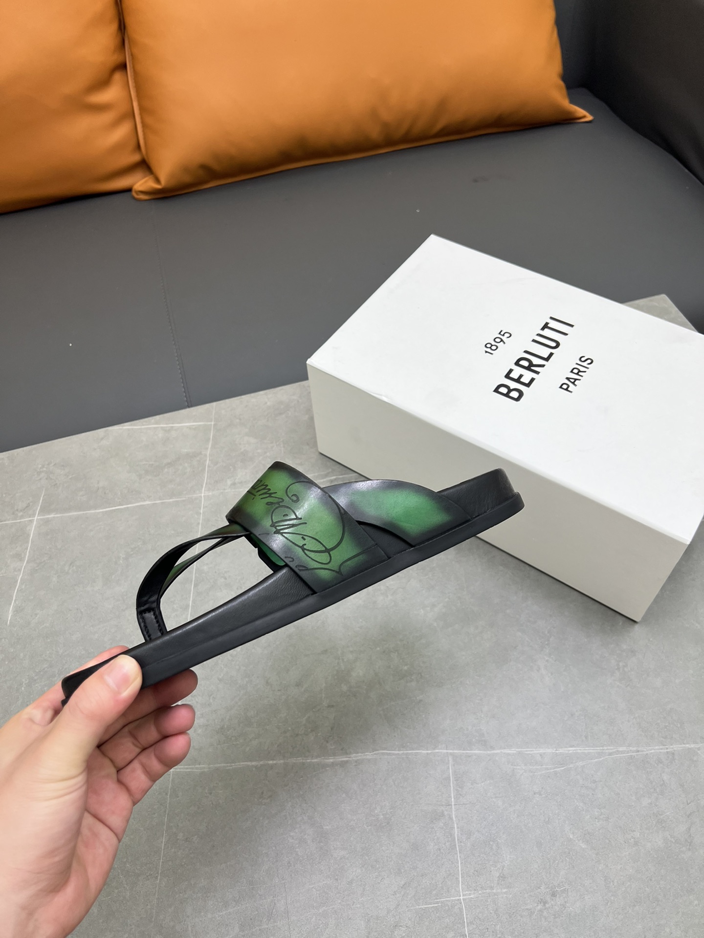 Berluti Tamaño:38-45 P270Berluti boutique de gama alta zapatillas de los hombres, la mano de obra su