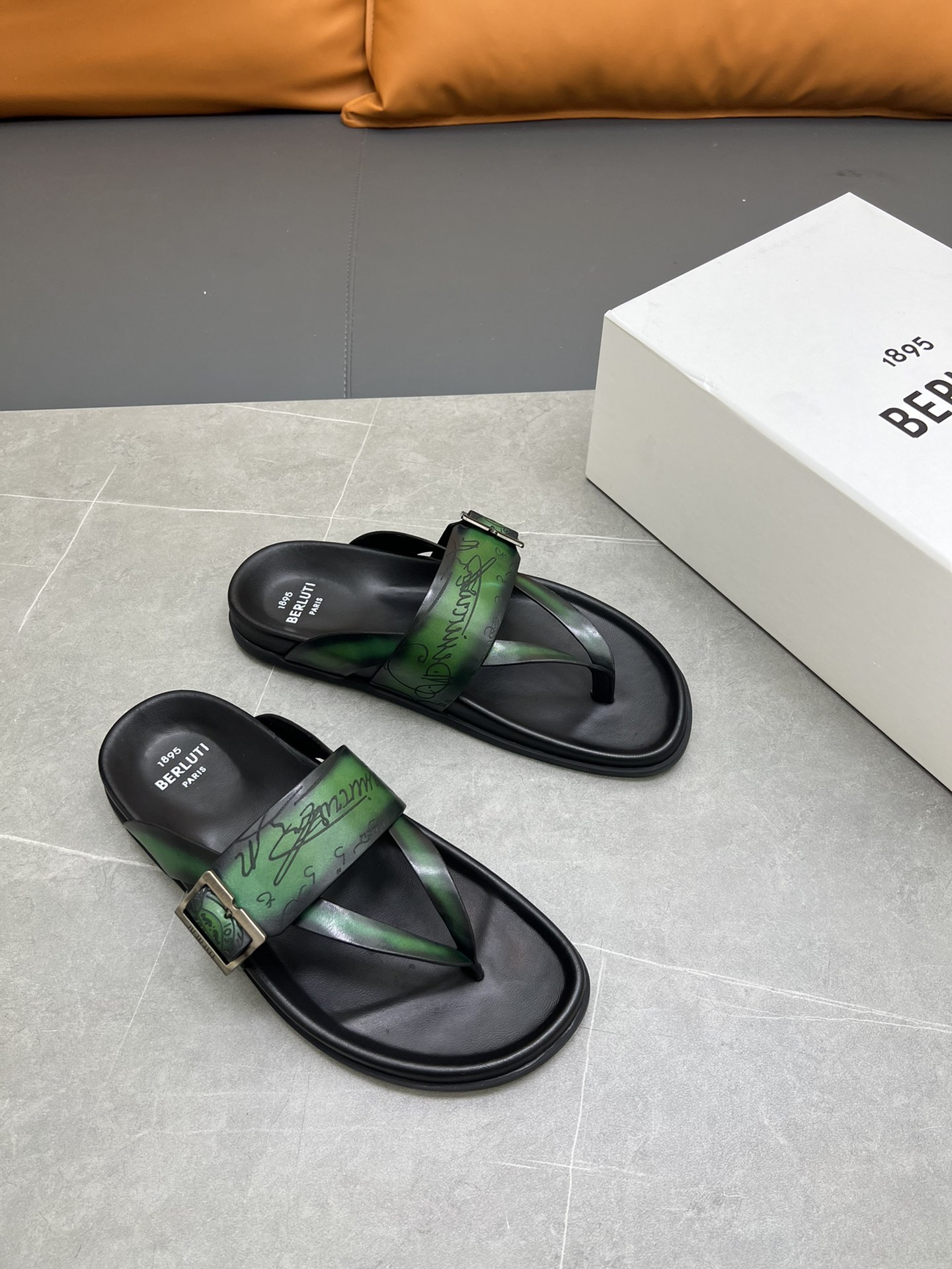 Berluti Tamaño:38-45 P270Berluti boutique de gama alta zapatillas de los hombres, la mano de obra su