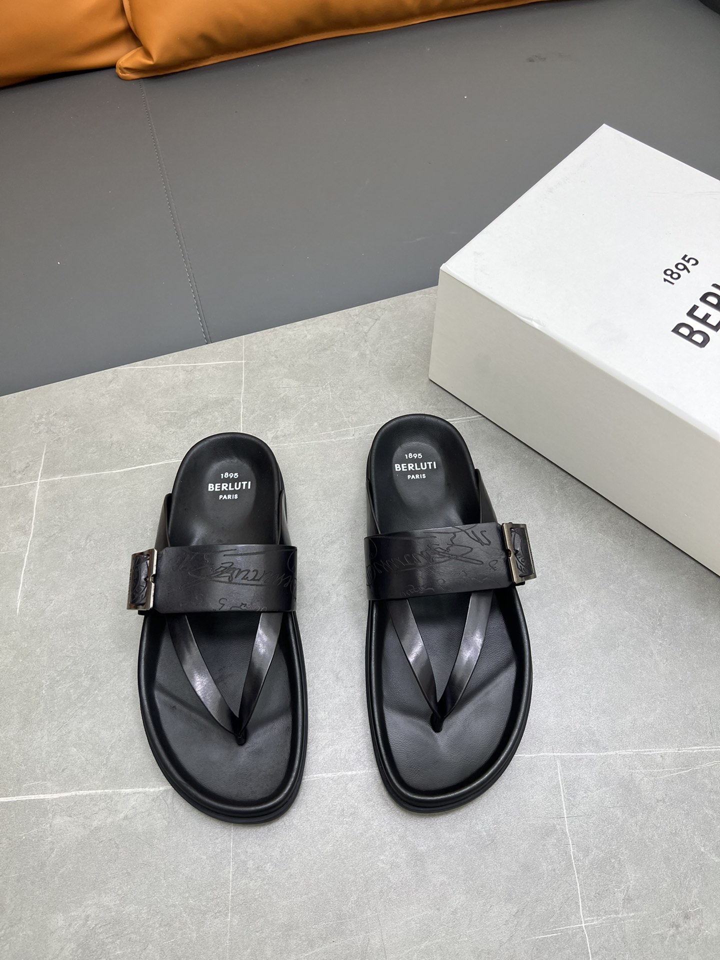 Berluti Tamaño:38-45 P270Berluti boutique de gama alta zapatillas de los hombres, la mano de obra su