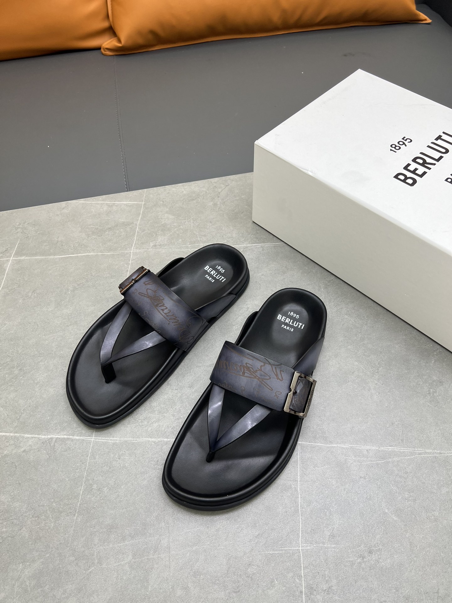 Berluti Tamaño:38-45 P270Berluti boutique de gama alta zapatillas de los hombres, la mano de obra su