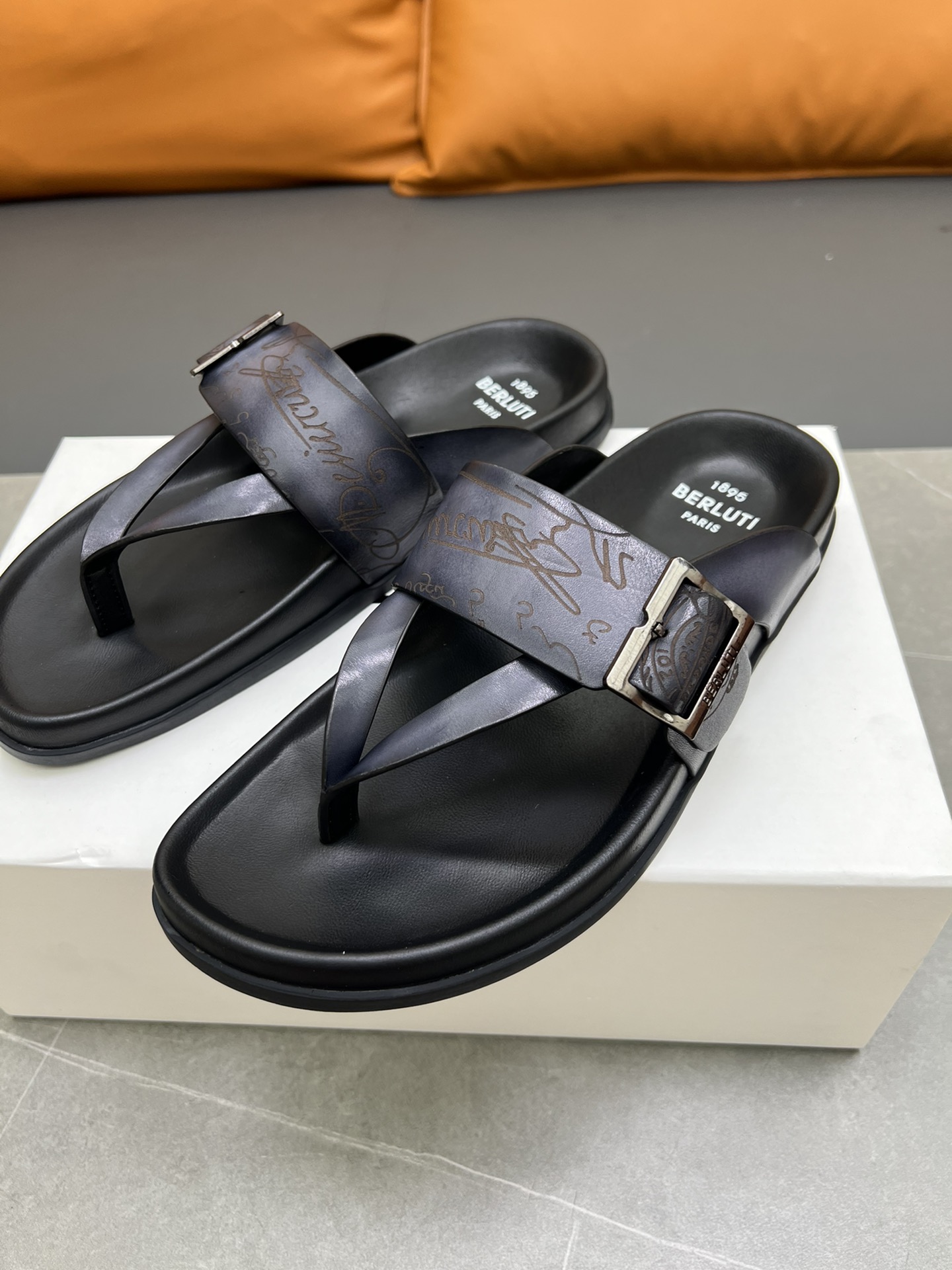 Berluti Tamaño:38-45 P270Berluti boutique de gama alta zapatillas de los hombres, la mano de obra su