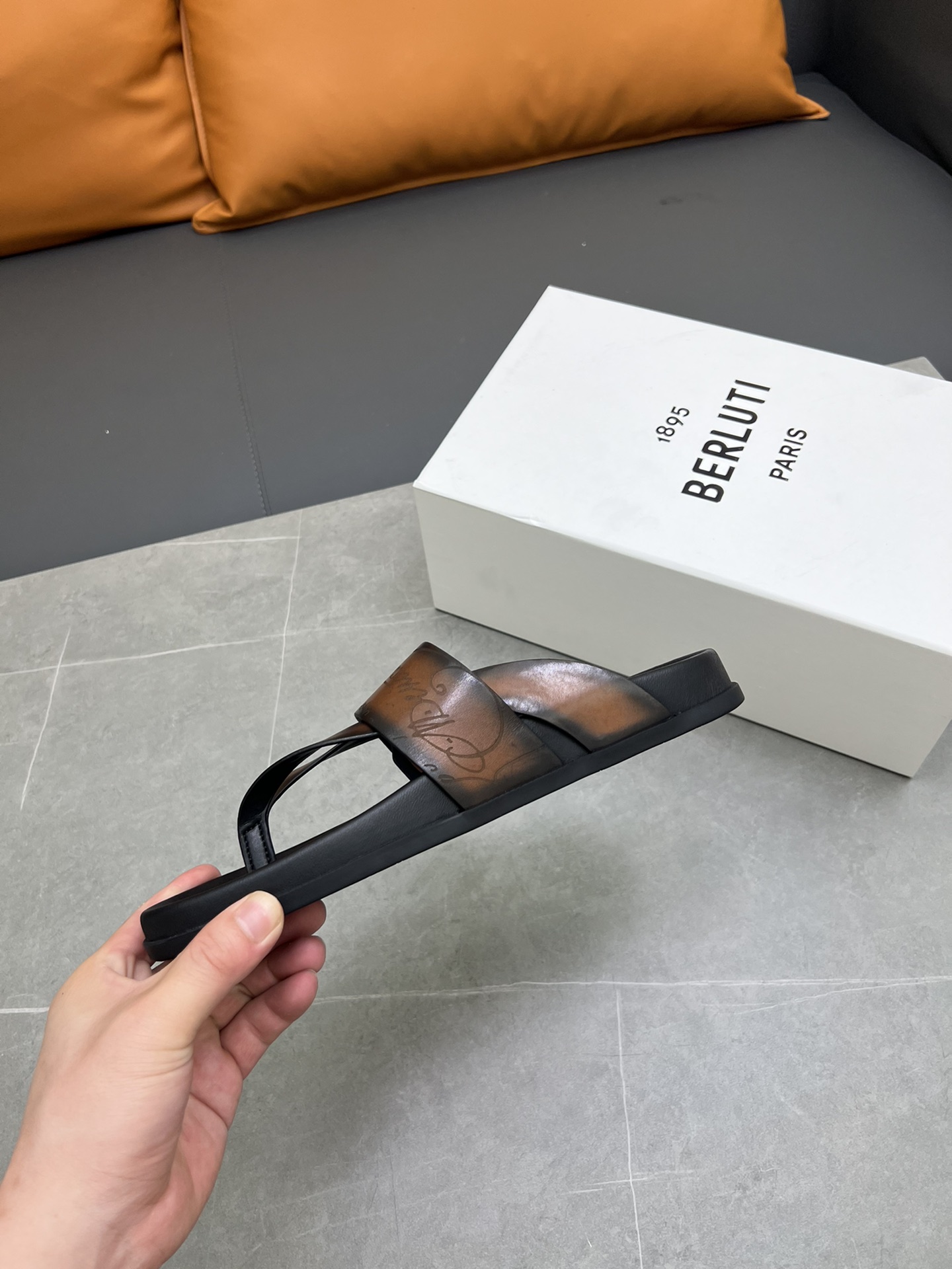 Berluti Tamaño:38-45 P270Berluti boutique de gama alta zapatillas de los hombres, la mano de obra su
