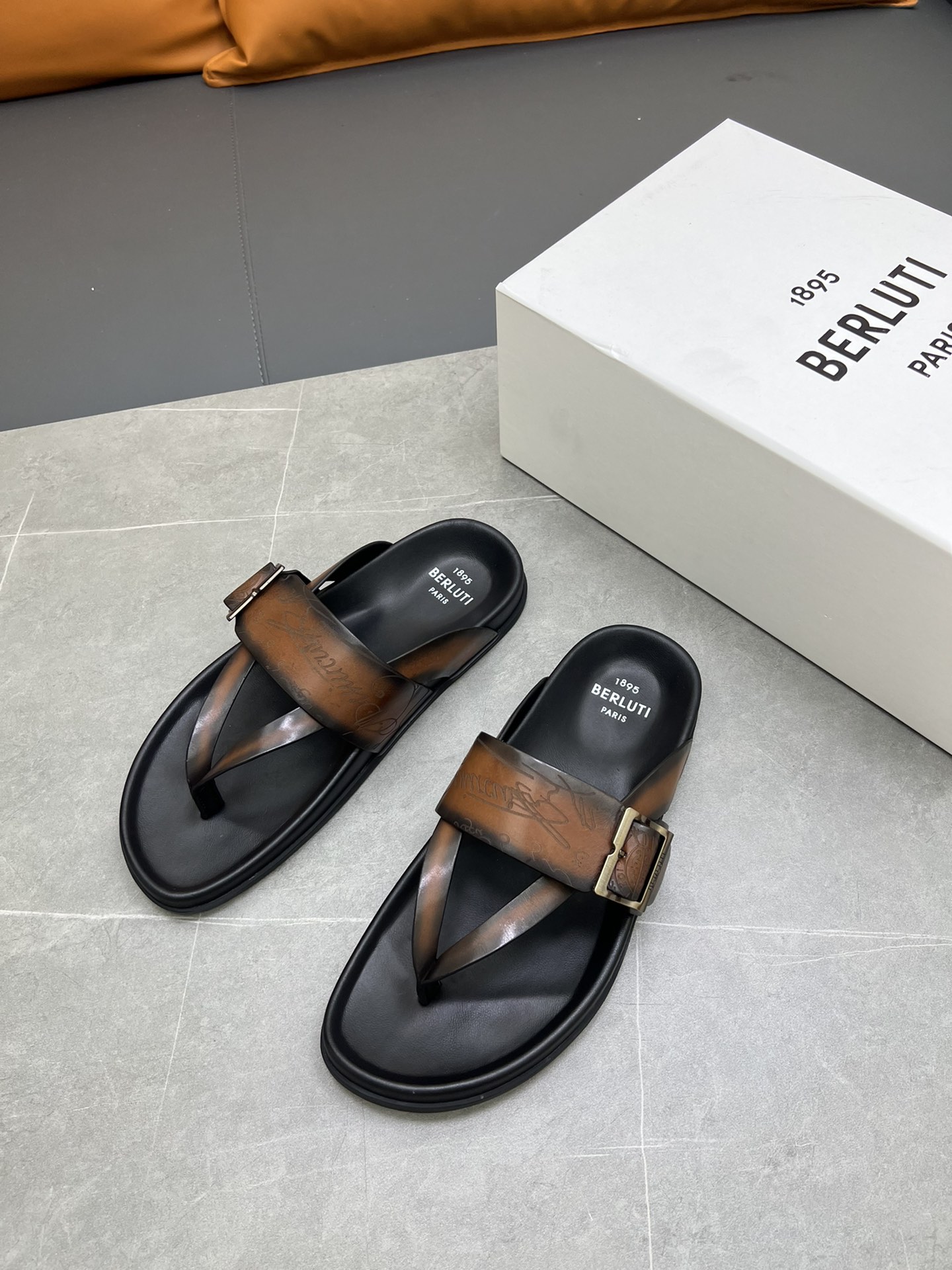 Berluti Tamaño:38-45 P270Berluti boutique de gama alta zapatillas de los hombres, la mano de obra su