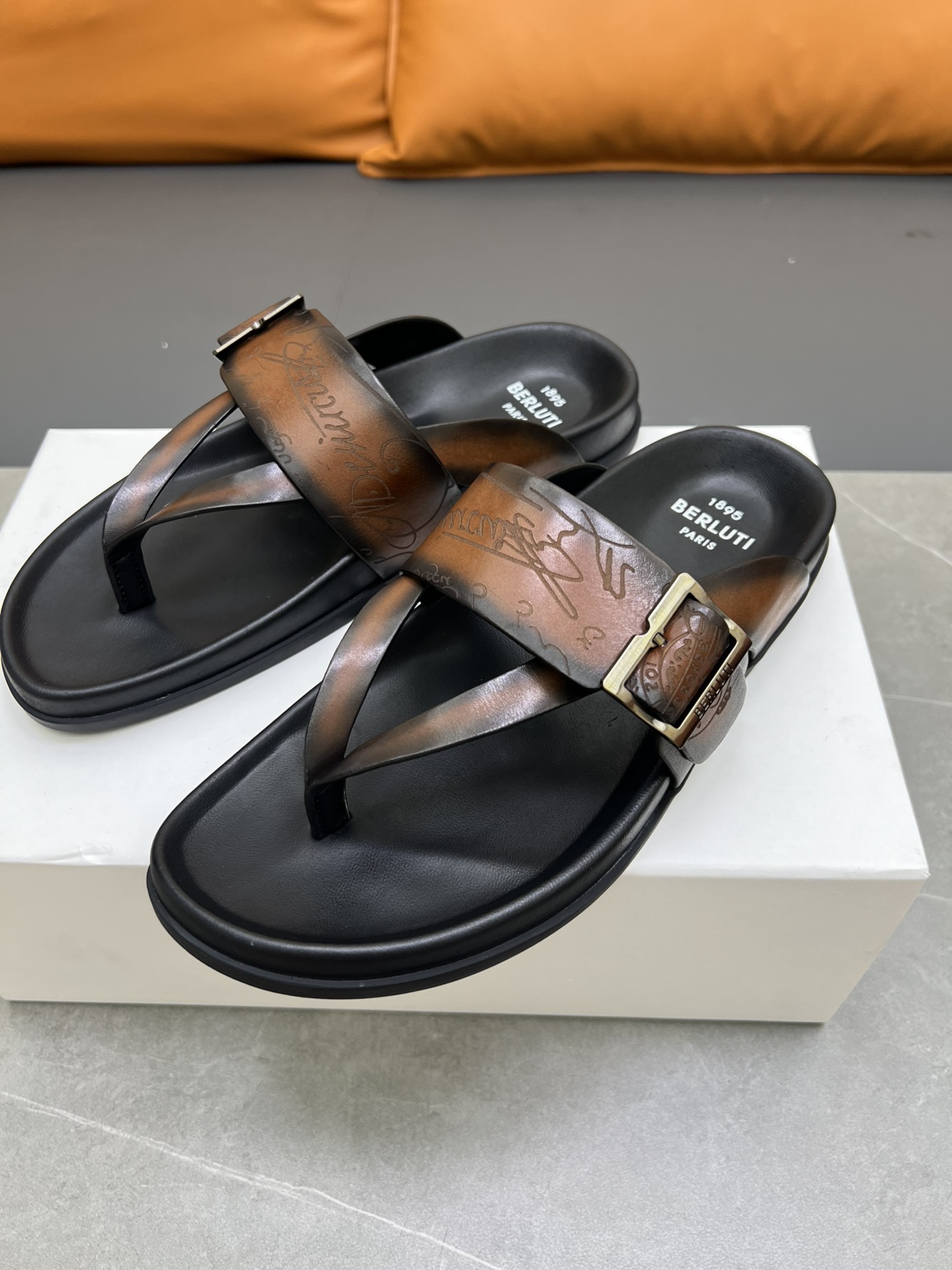 Berluti Tamaño:38-45 P270Berluti boutique de gama alta zapatillas de los hombres, la mano de obra su