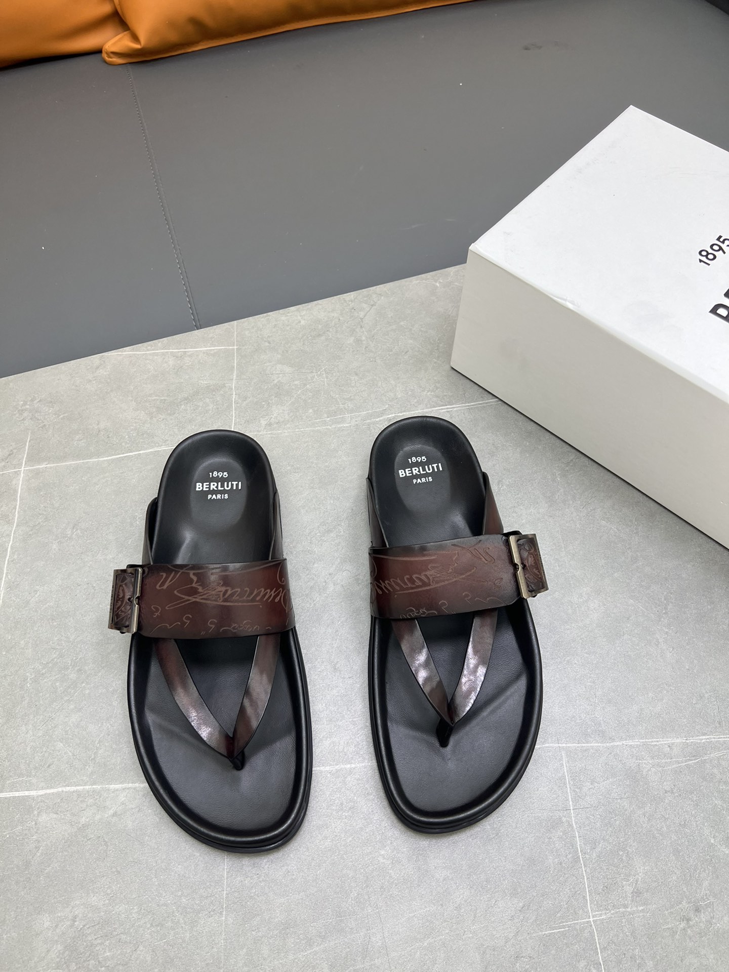 Berluti Tamaño:38-45 P270Berluti boutique de gama alta zapatillas de los hombres, la mano de obra su