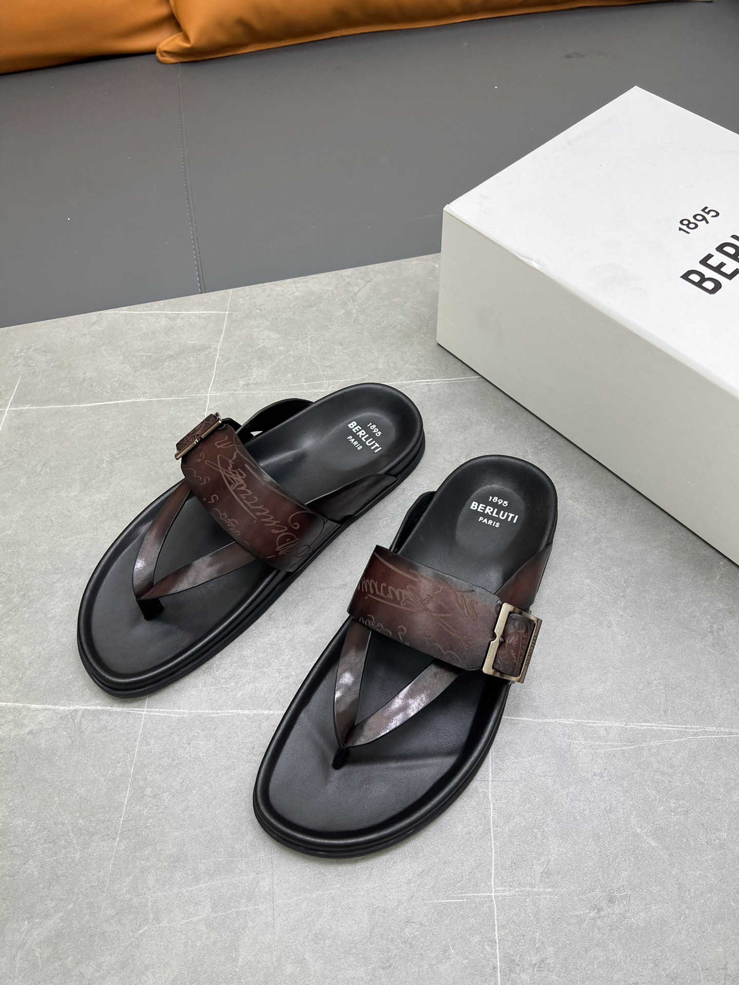 Berluti Tamaño:38-45 P270Berluti boutique de gama alta zapatillas de los hombres, la mano de obra su