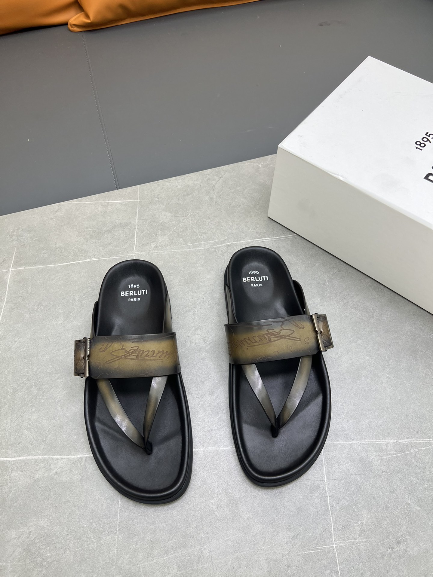 Berluti Tamaño:38-45 P270Berluti boutique de gama alta zapatillas de los hombres, la mano de obra su