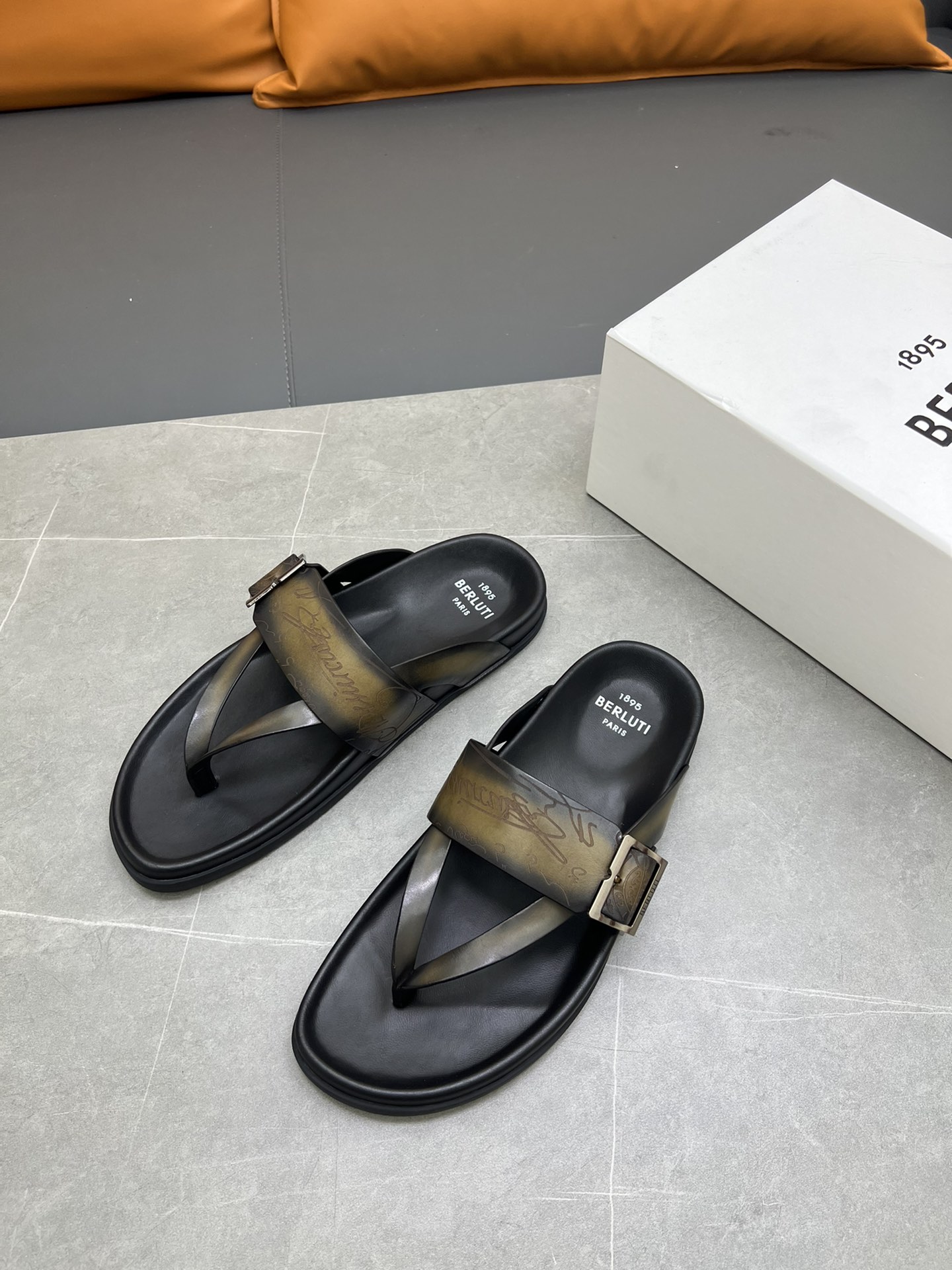 Berluti Tamaño:38-45 P270Berluti boutique de gama alta zapatillas de los hombres, la mano de obra su