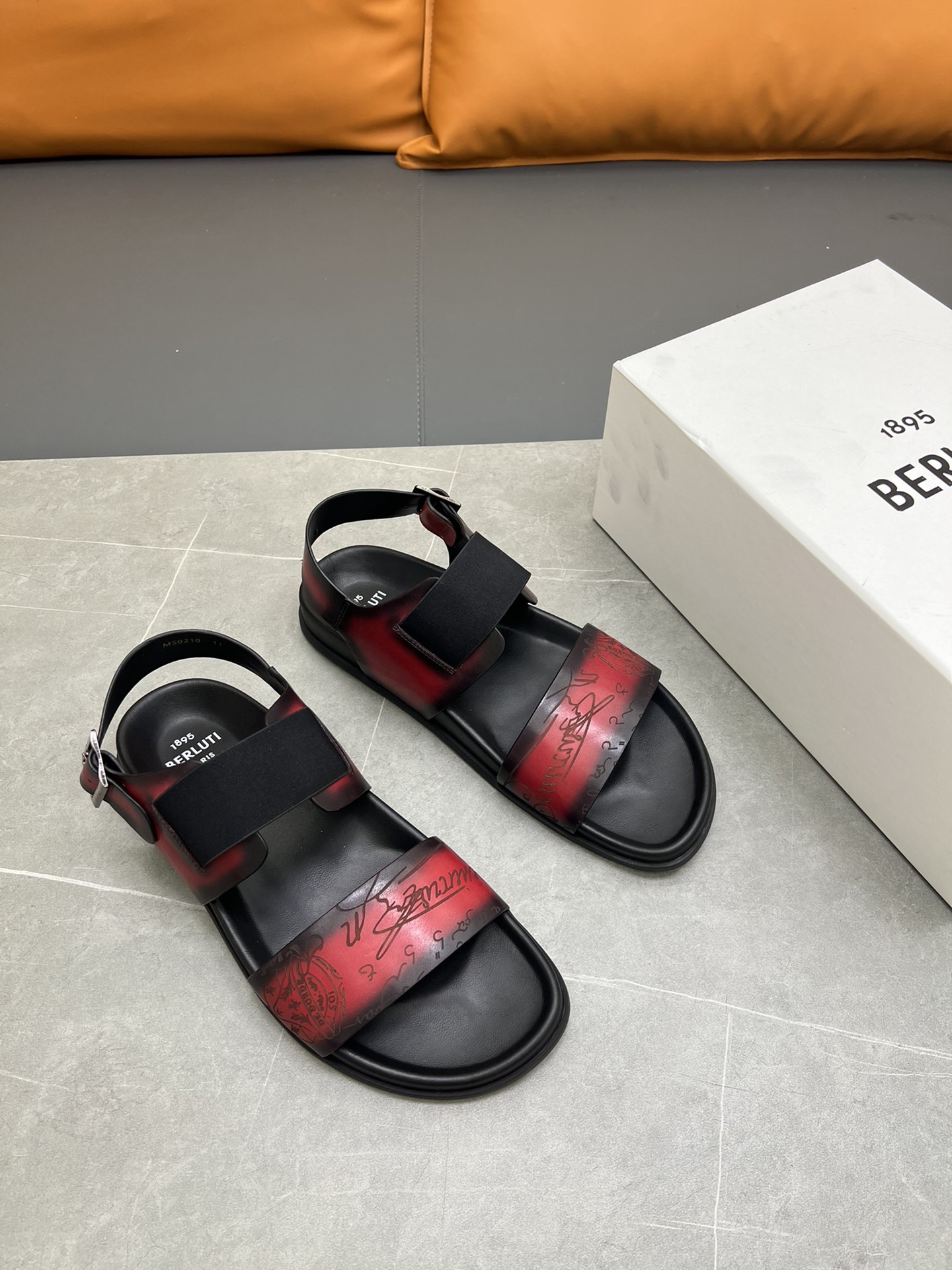 Berluti Tamaño:38-45 P270Berluti boutique de gama alta zapatillas de los hombres, la mano de obra su