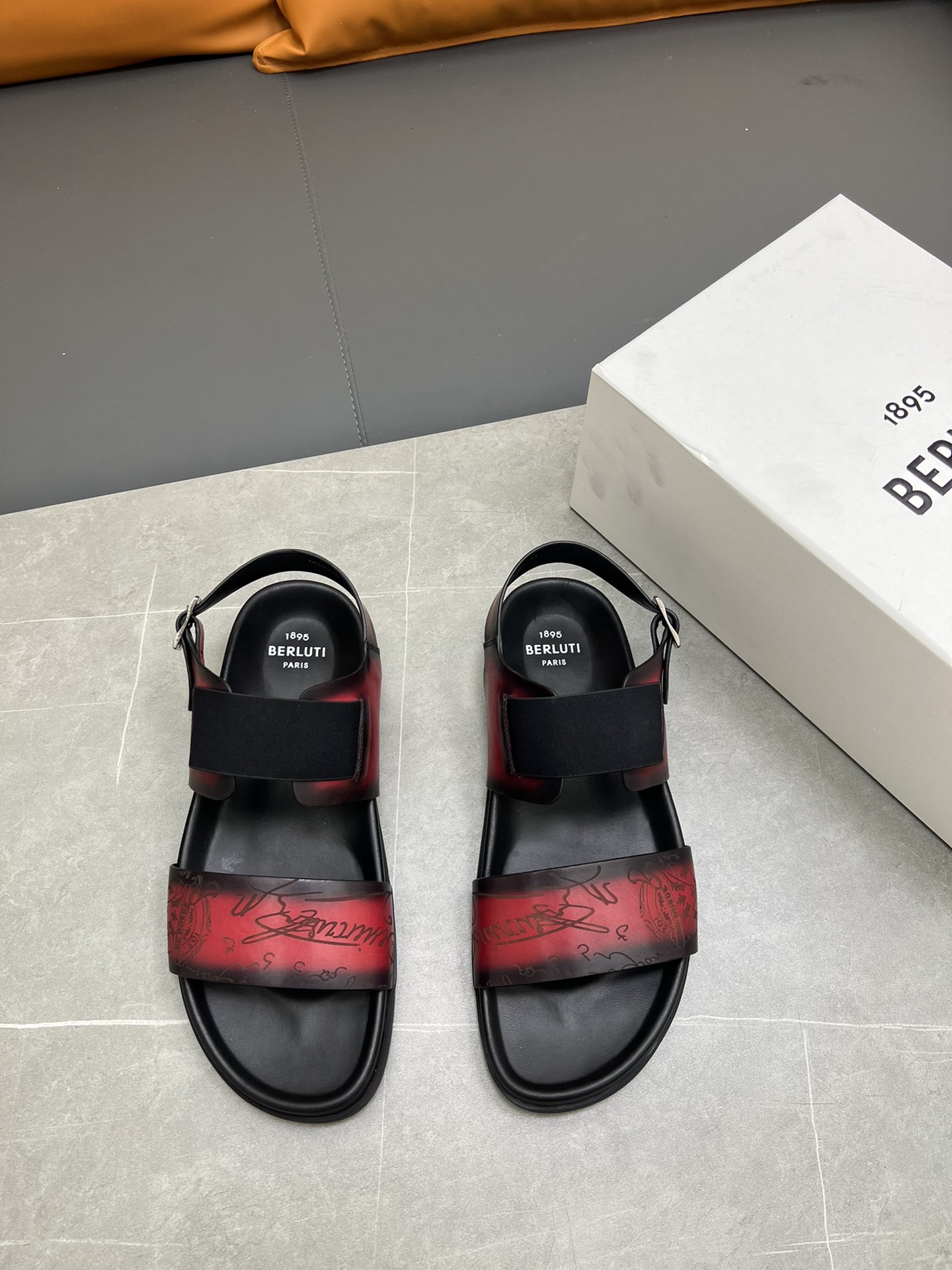 Berluti Tamaño:38-45 P270Berluti boutique de gama alta zapatillas de los hombres, la mano de obra su