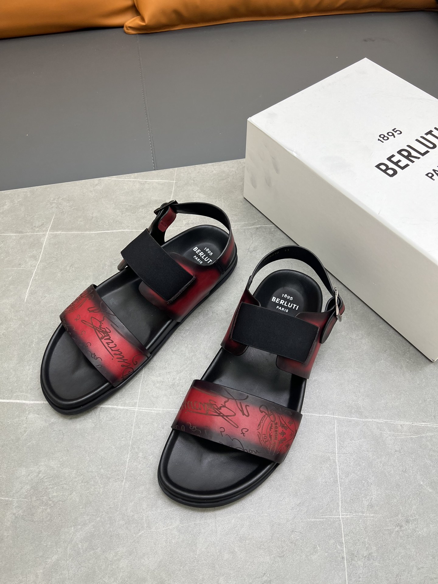 Berluti Tamaño:38-45 P270Berluti boutique de gama alta zapatillas de los hombres, la mano de obra su