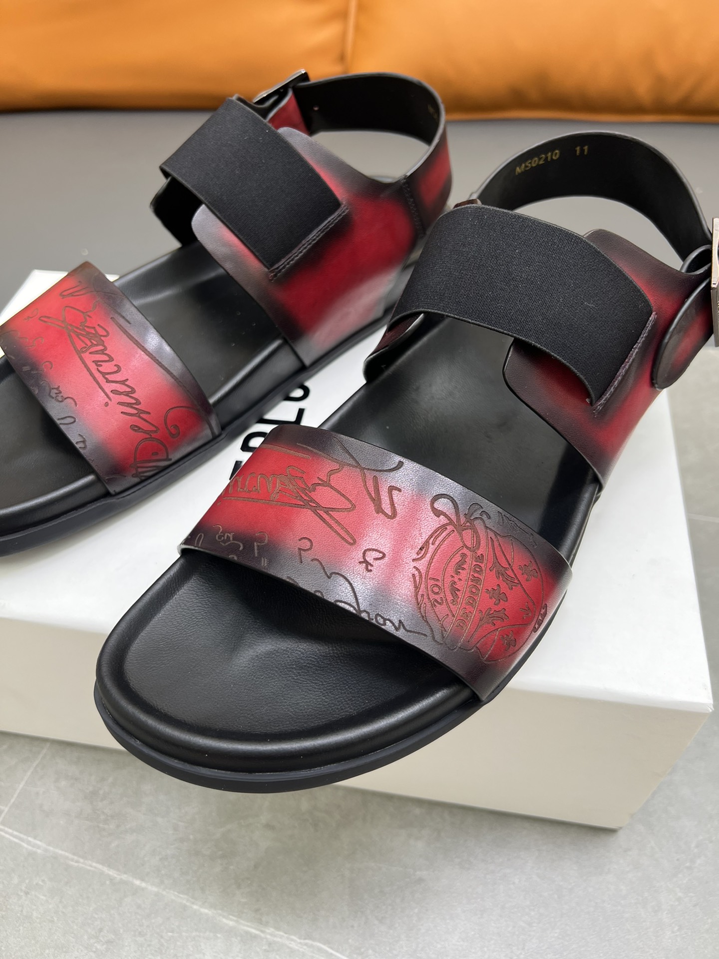 Berluti Tamaño:38-45 P270Berluti boutique de gama alta zapatillas de los hombres, la mano de obra su