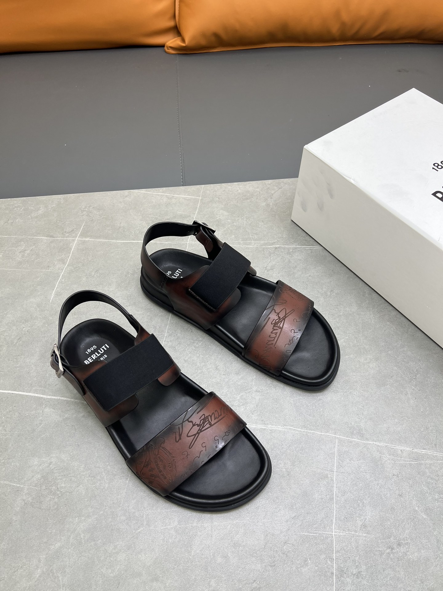 Berluti Tamaño:38-45 P270Berluti boutique de gama alta zapatillas de los hombres, la mano de obra su