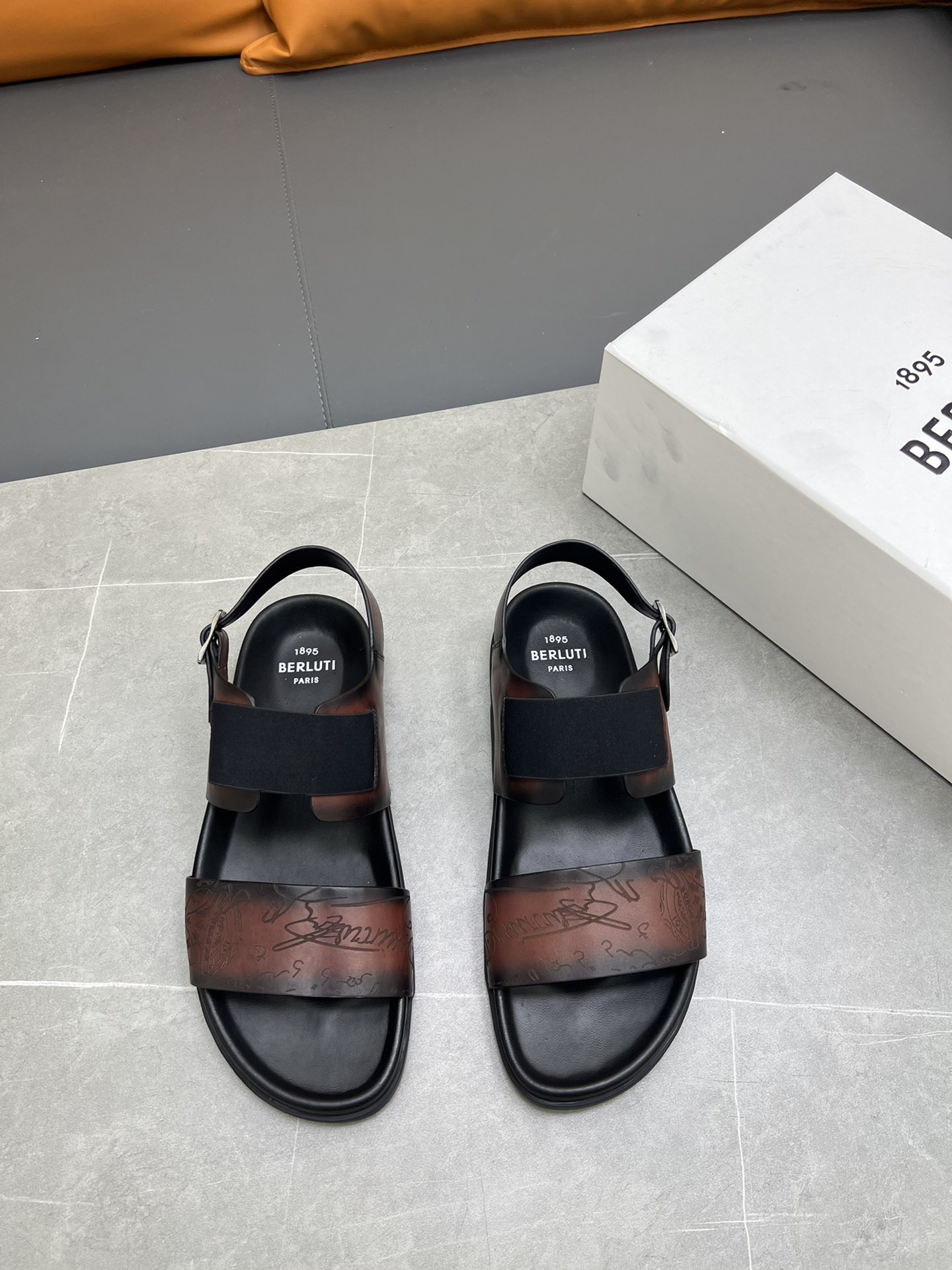 Berluti Tamaño:38-45 P270Berluti boutique de gama alta zapatillas de los hombres, la mano de obra su