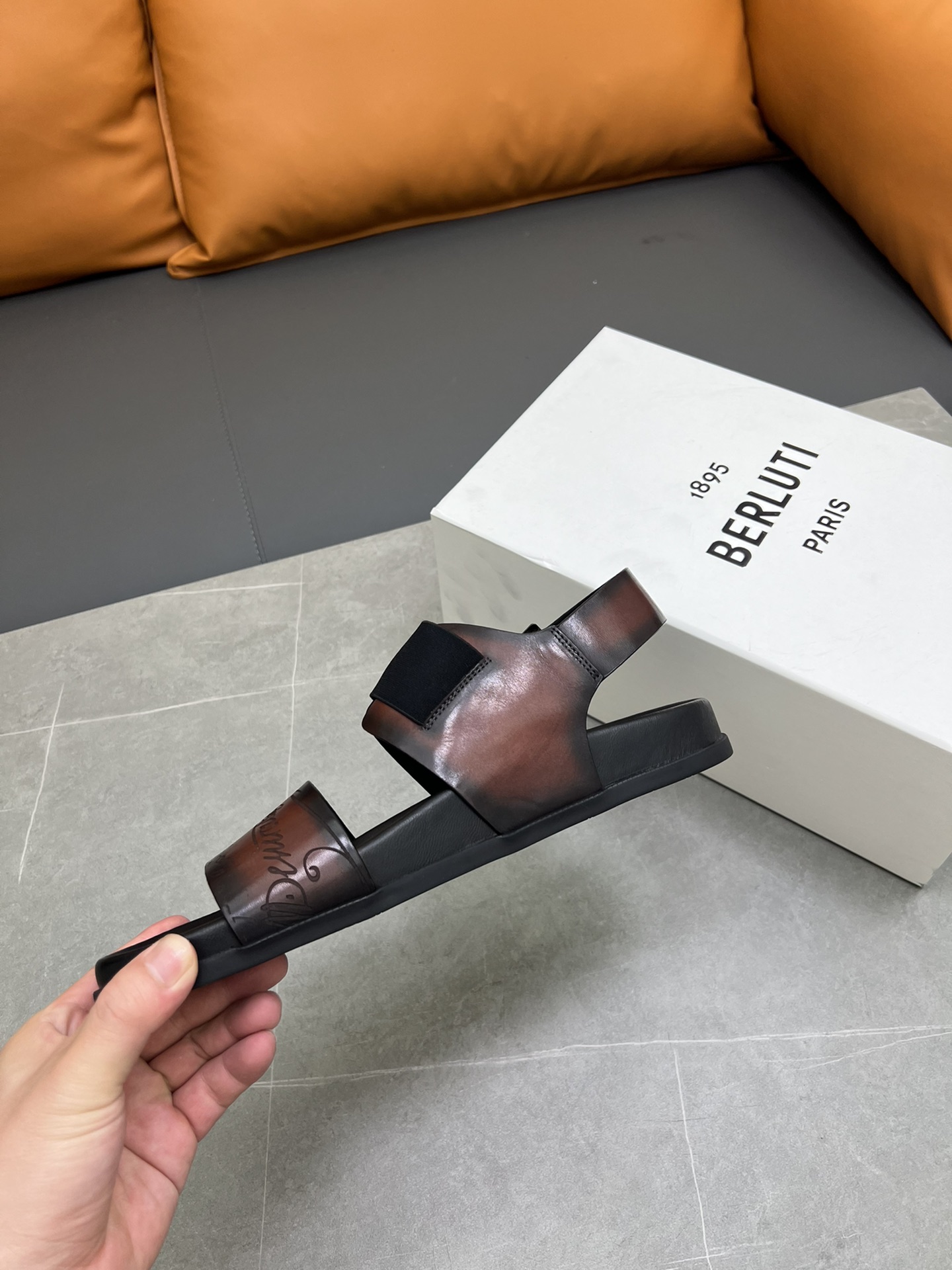 Berluti Tamaño:38-45 P270Berluti boutique de gama alta zapatillas de los hombres, la mano de obra su