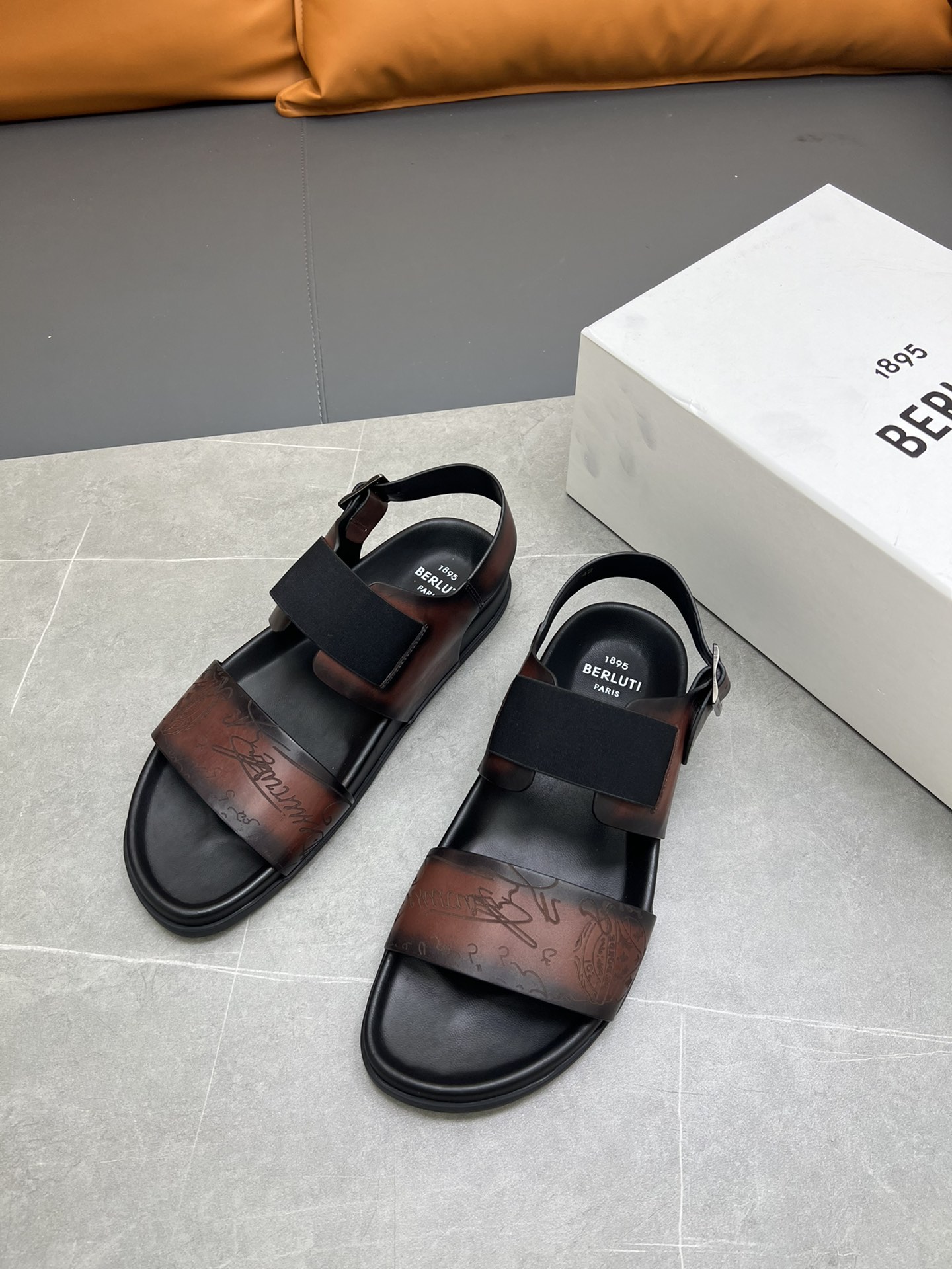 Berluti Tamaño:38-45 P270Berluti boutique de gama alta zapatillas de los hombres, la mano de obra su