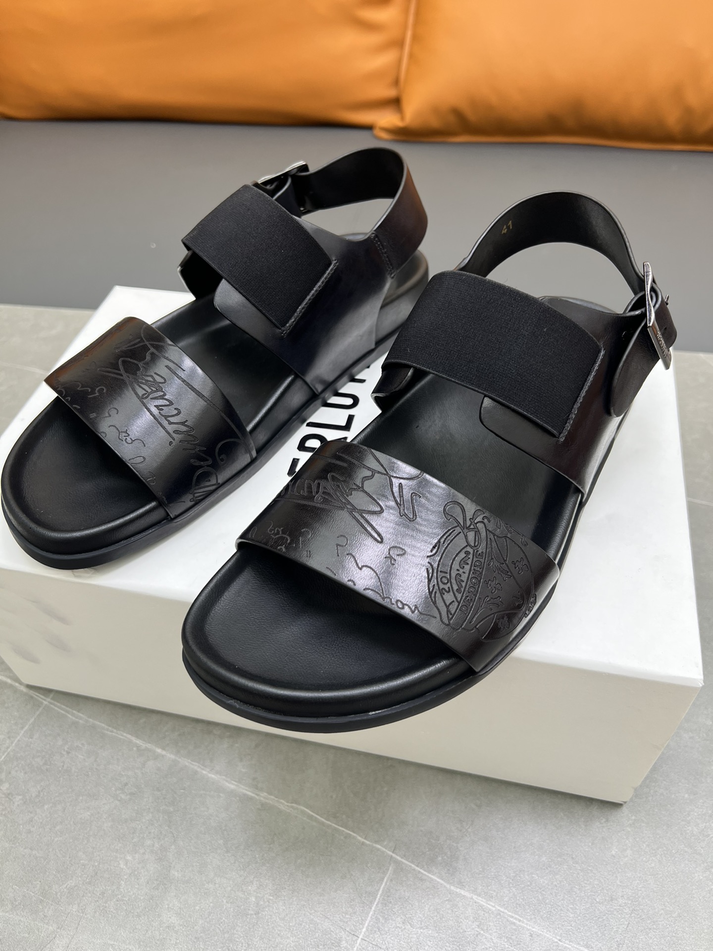Berluti Tamaño:38-45 P270Berluti boutique de gama alta zapatillas de los hombres, la mano de obra su
