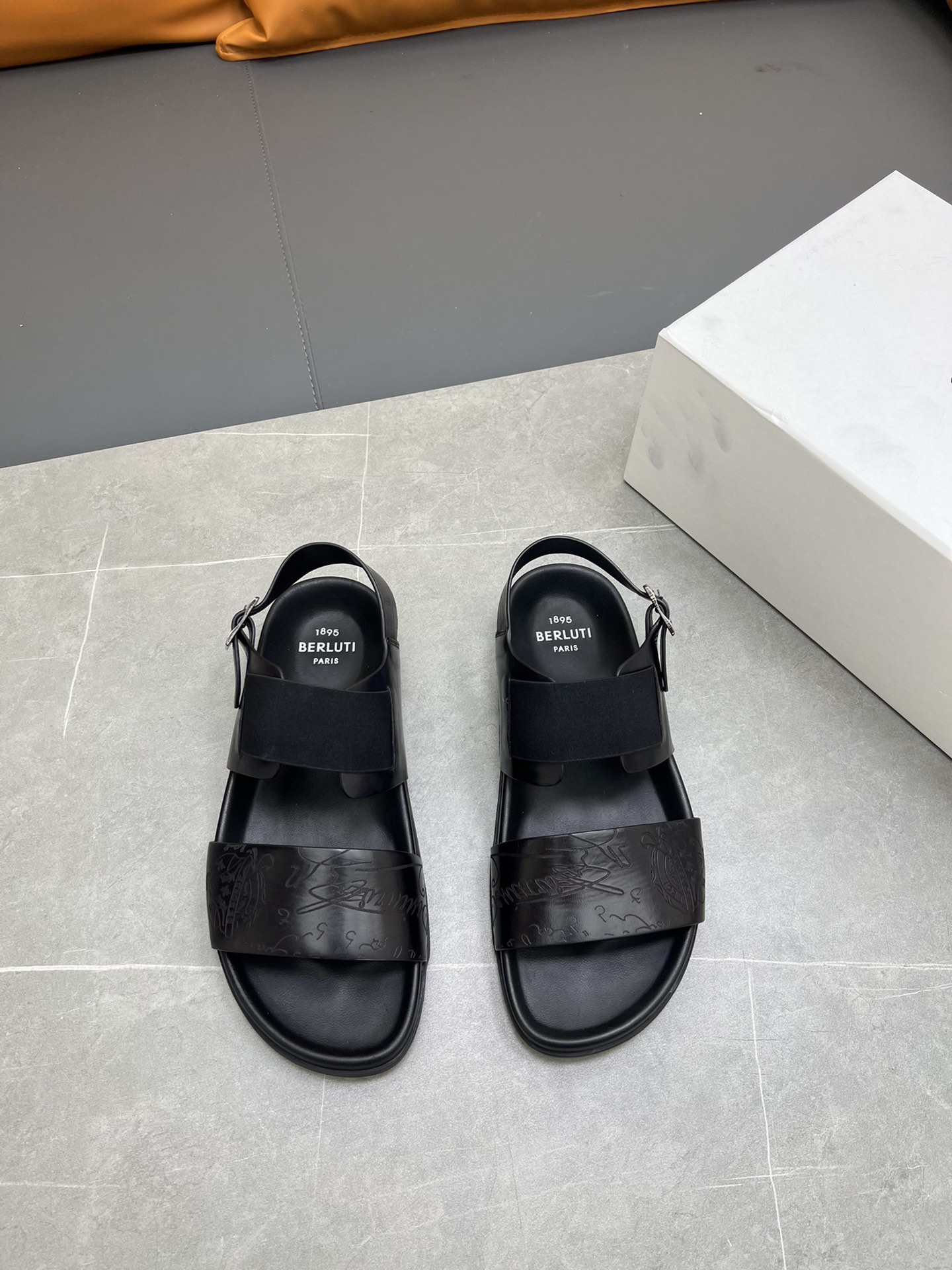 Berluti Tamaño:38-45 P270Berluti boutique de gama alta zapatillas de los hombres, la mano de obra su