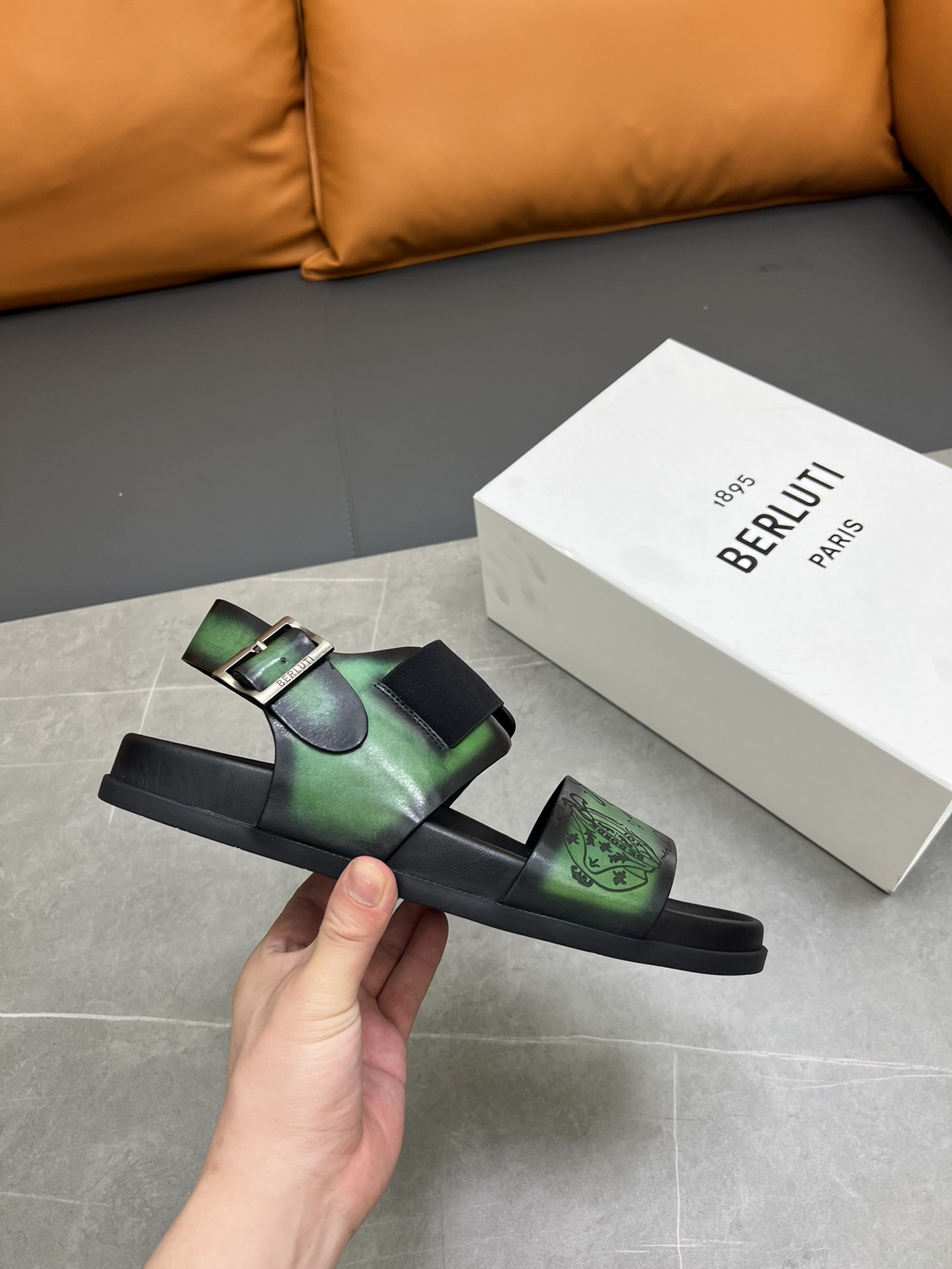 Berluti Tamaño:38-45 P270Berluti boutique de gama alta zapatillas de los hombres, la mano de obra su