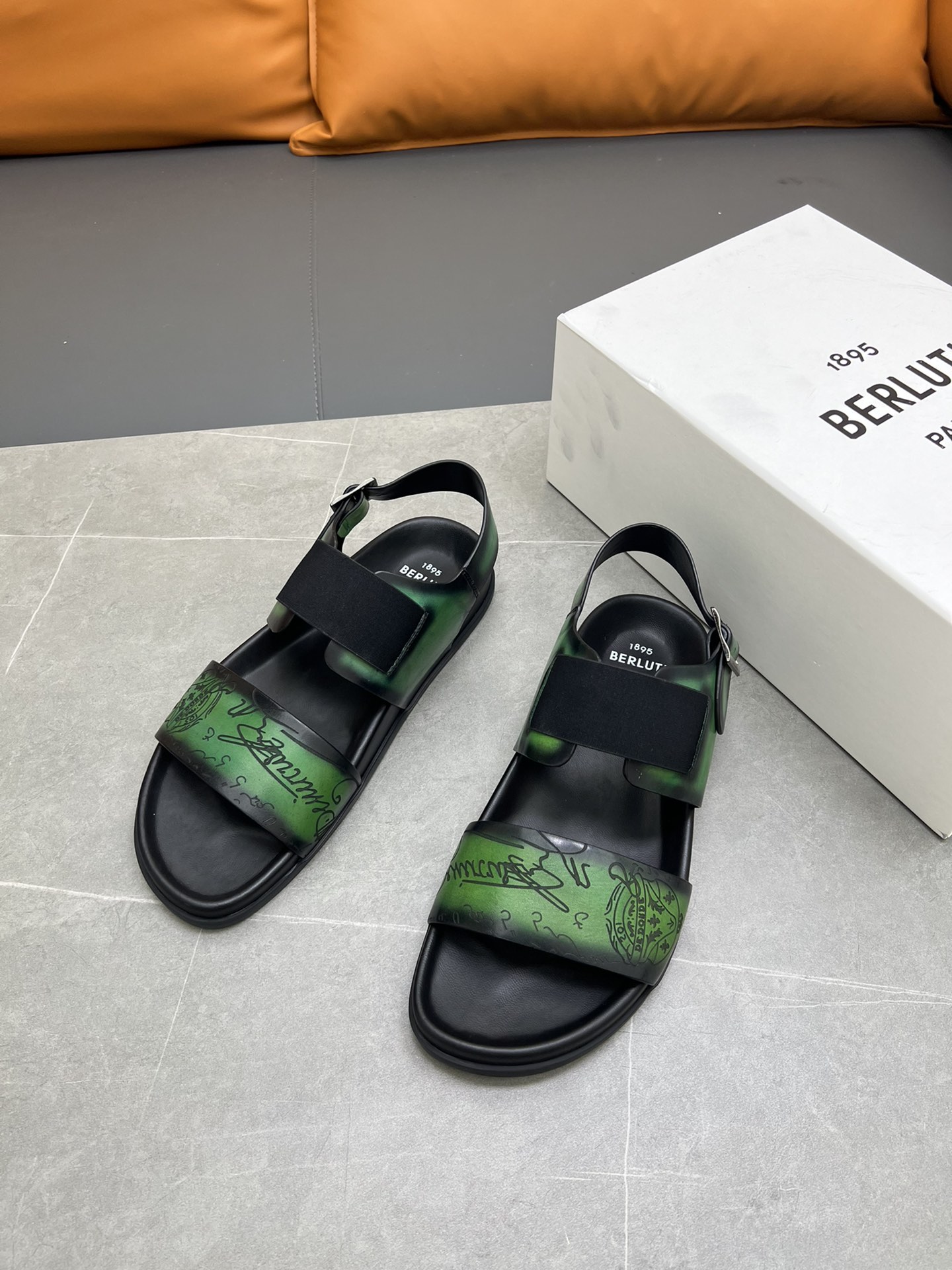 Berluti Tamaño:38-45 P270Berluti boutique de gama alta zapatillas de los hombres, la mano de obra su