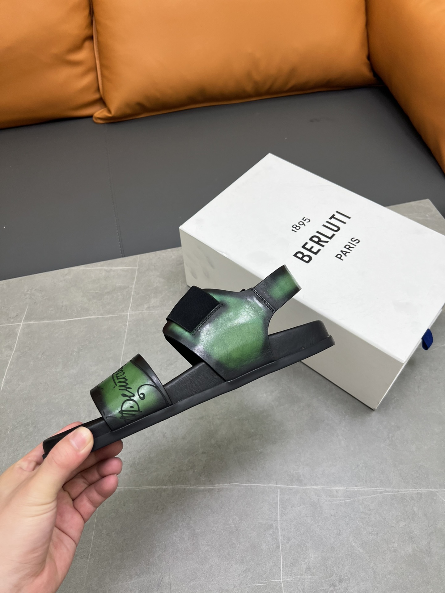 Berluti Tamaño:38-45 P270Berluti boutique de gama alta zapatillas de los hombres, la mano de obra su