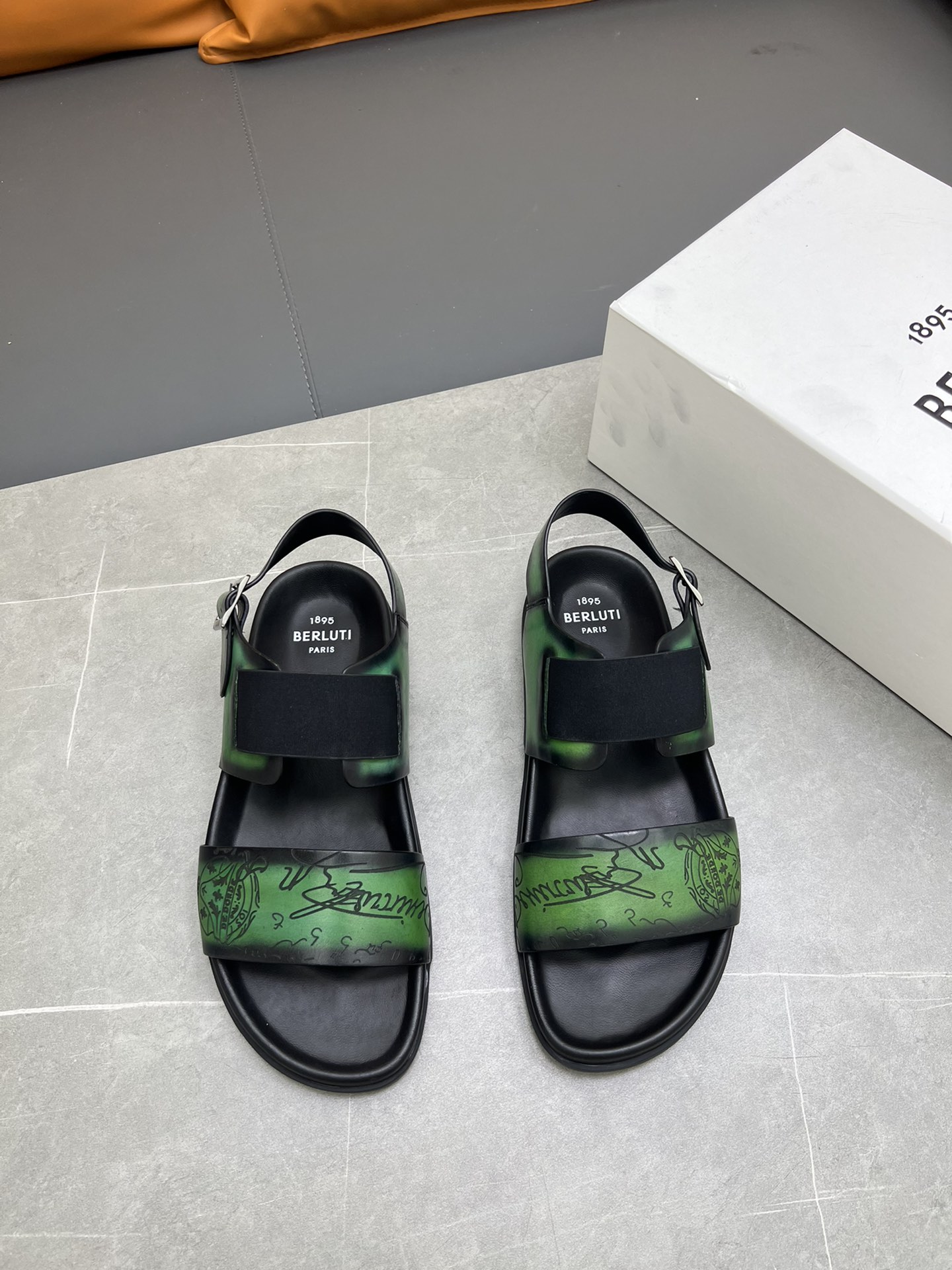 Berluti Tamaño:38-45 P270Berluti boutique de gama alta zapatillas de los hombres, la mano de obra su