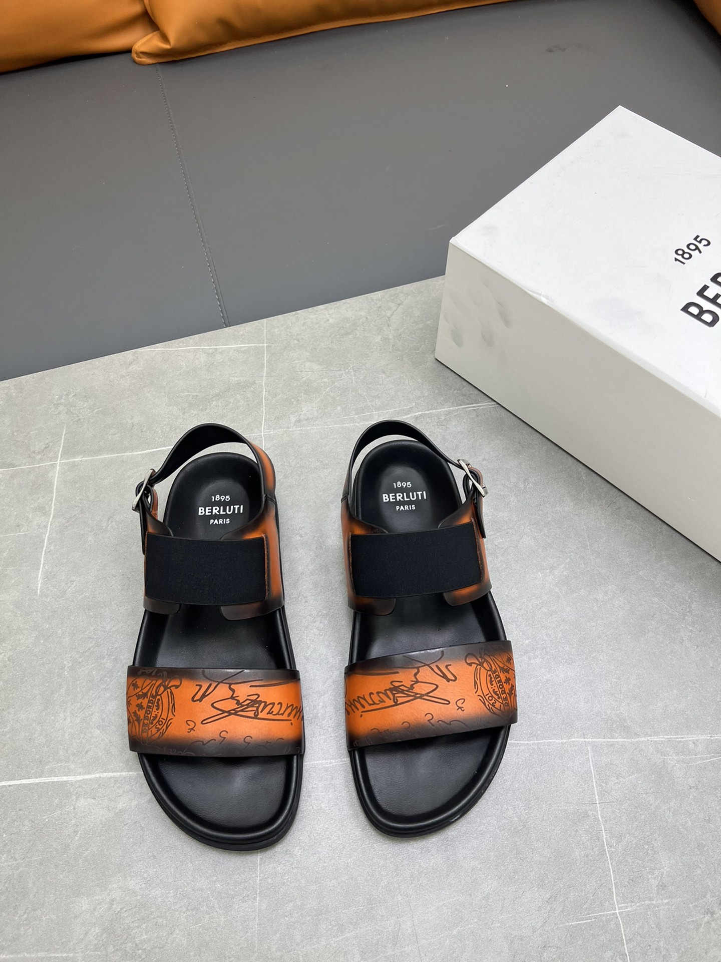 Berluti Tamaño:38-45 P270Berluti boutique de gama alta zapatillas de los hombres, la mano de obra su