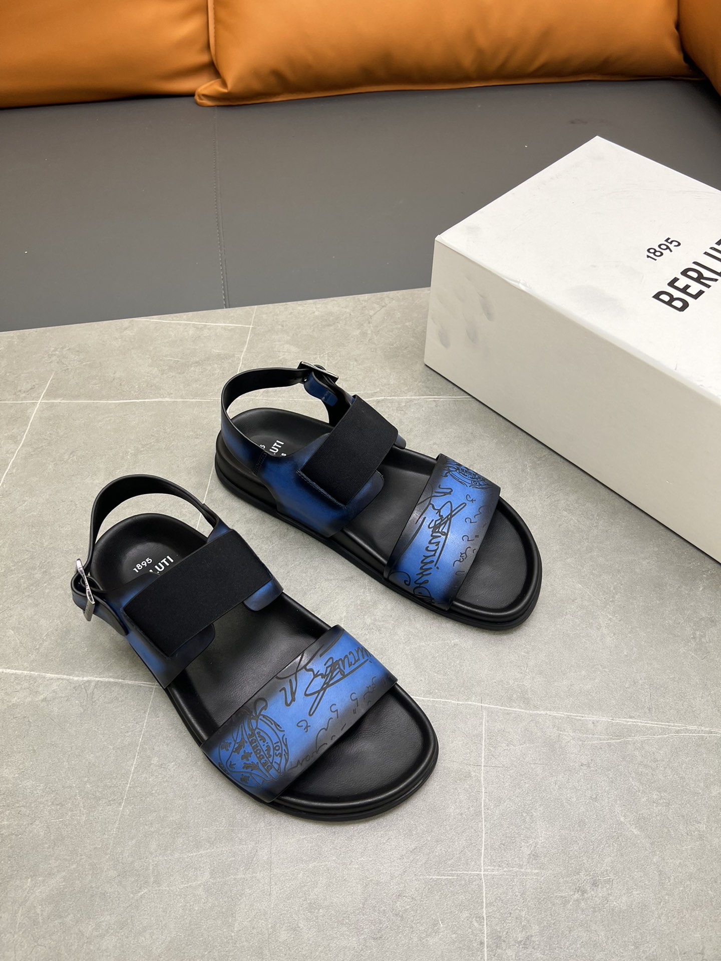 Berluti Tamaño:38-45 P270Berluti boutique de gama alta zapatillas de los hombres, la mano de obra su