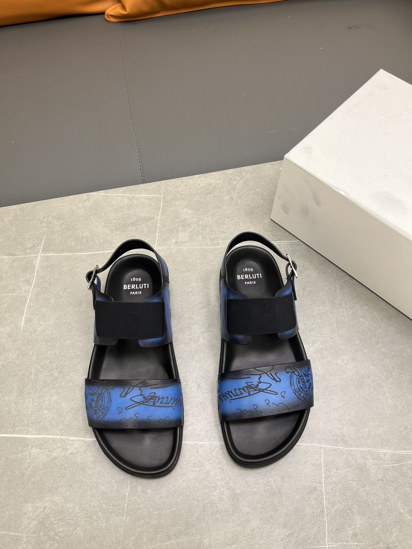 Berluti Tamaño:38-45 P270Berluti boutique de gama alta zapatillas de los hombres, la mano de obra su