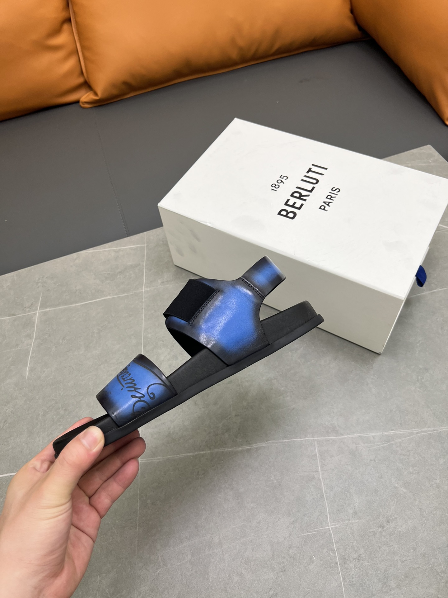 Berluti Tamaño:38-45 P270Berluti boutique de gama alta zapatillas de los hombres, la mano de obra su
