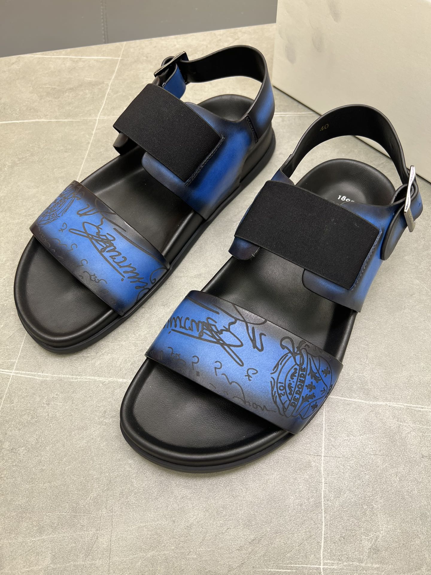 Berluti Tamaño:38-45 P270Berluti boutique de gama alta zapatillas de los hombres, la mano de obra su