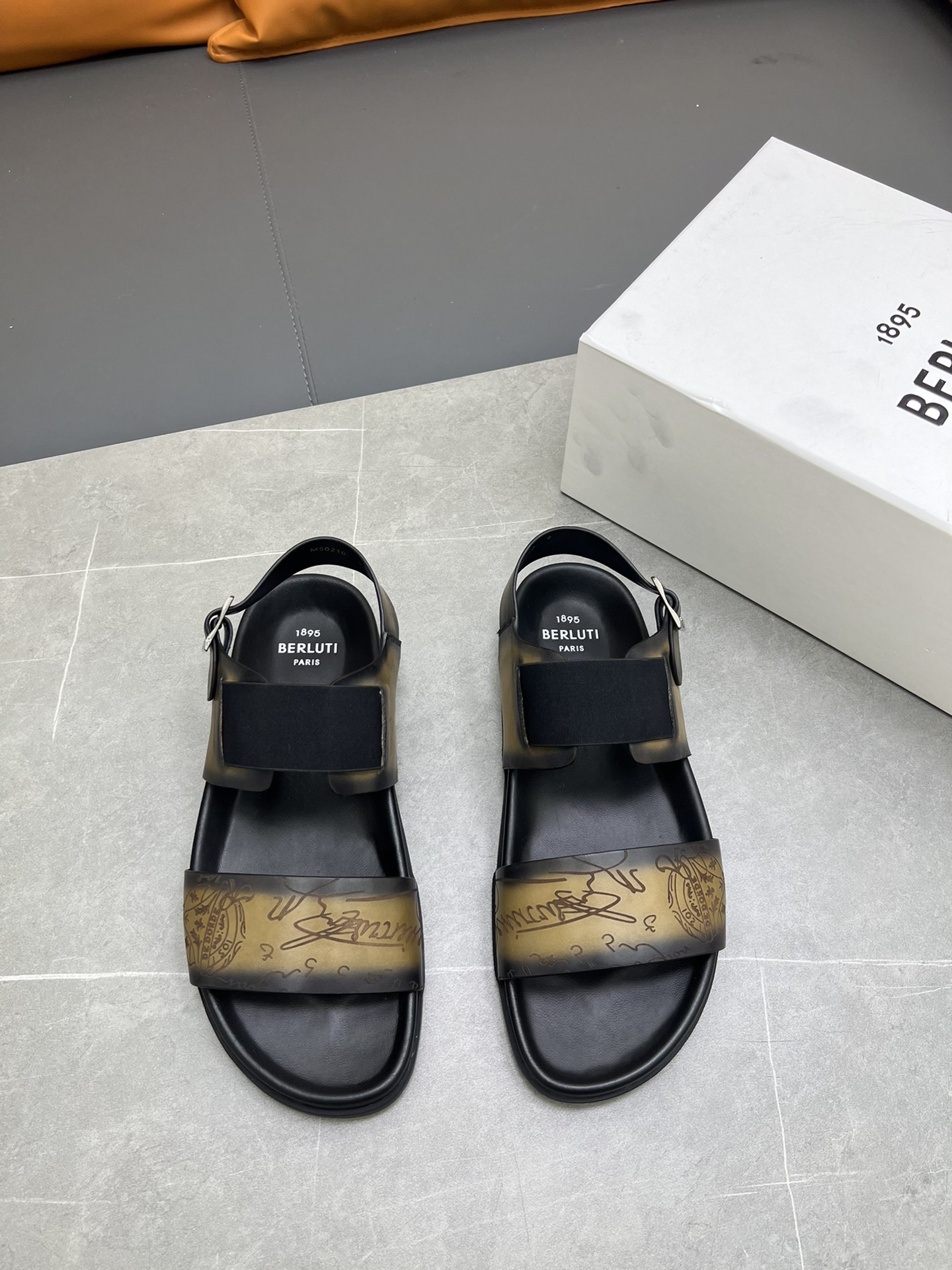 Berluti Tamaño:38-45 P270Berluti boutique de gama alta zapatillas de los hombres, la mano de obra su