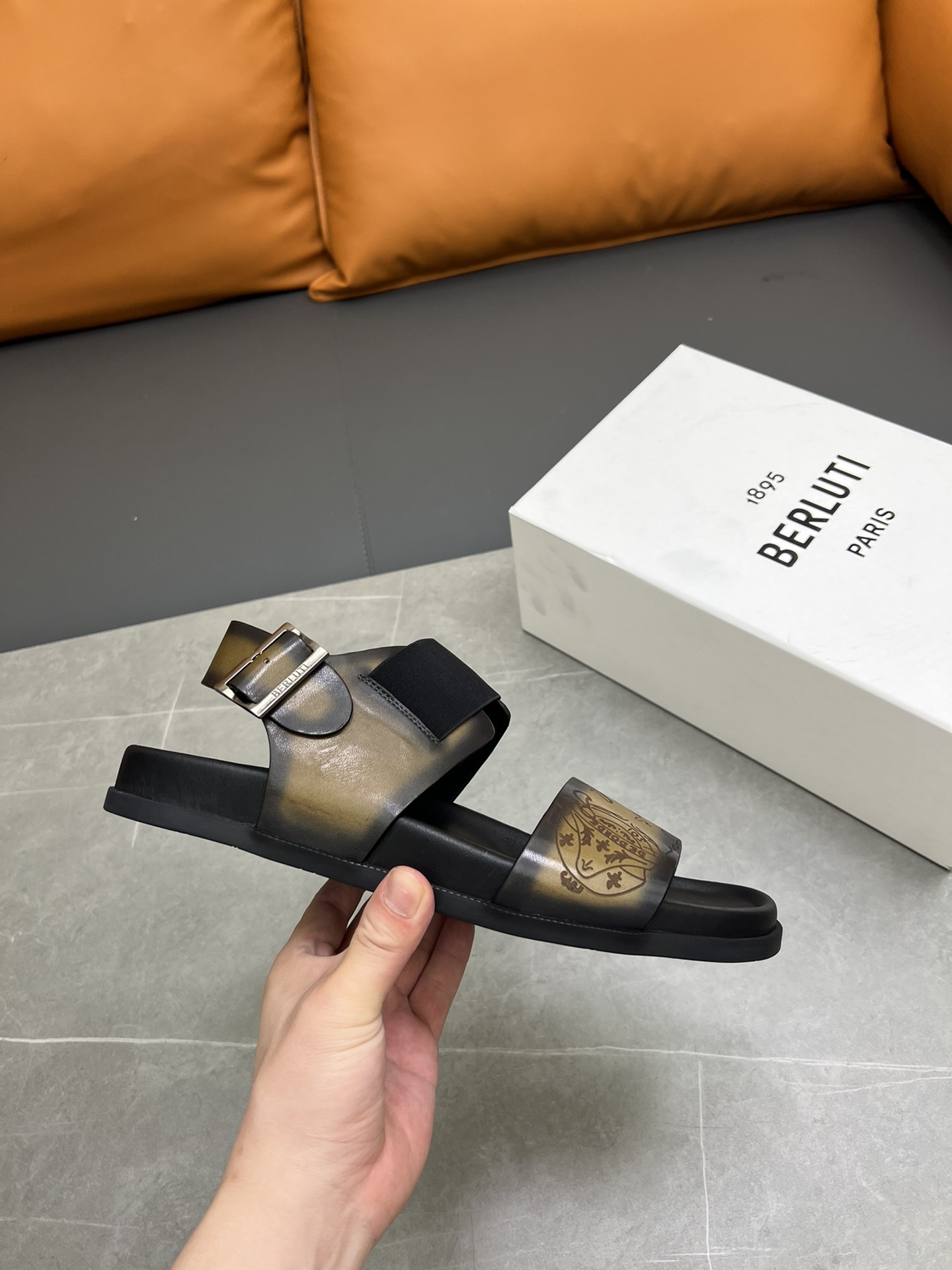 Berluti Tamaño:38-45 P270Berluti boutique de gama alta zapatillas de los hombres, la mano de obra su