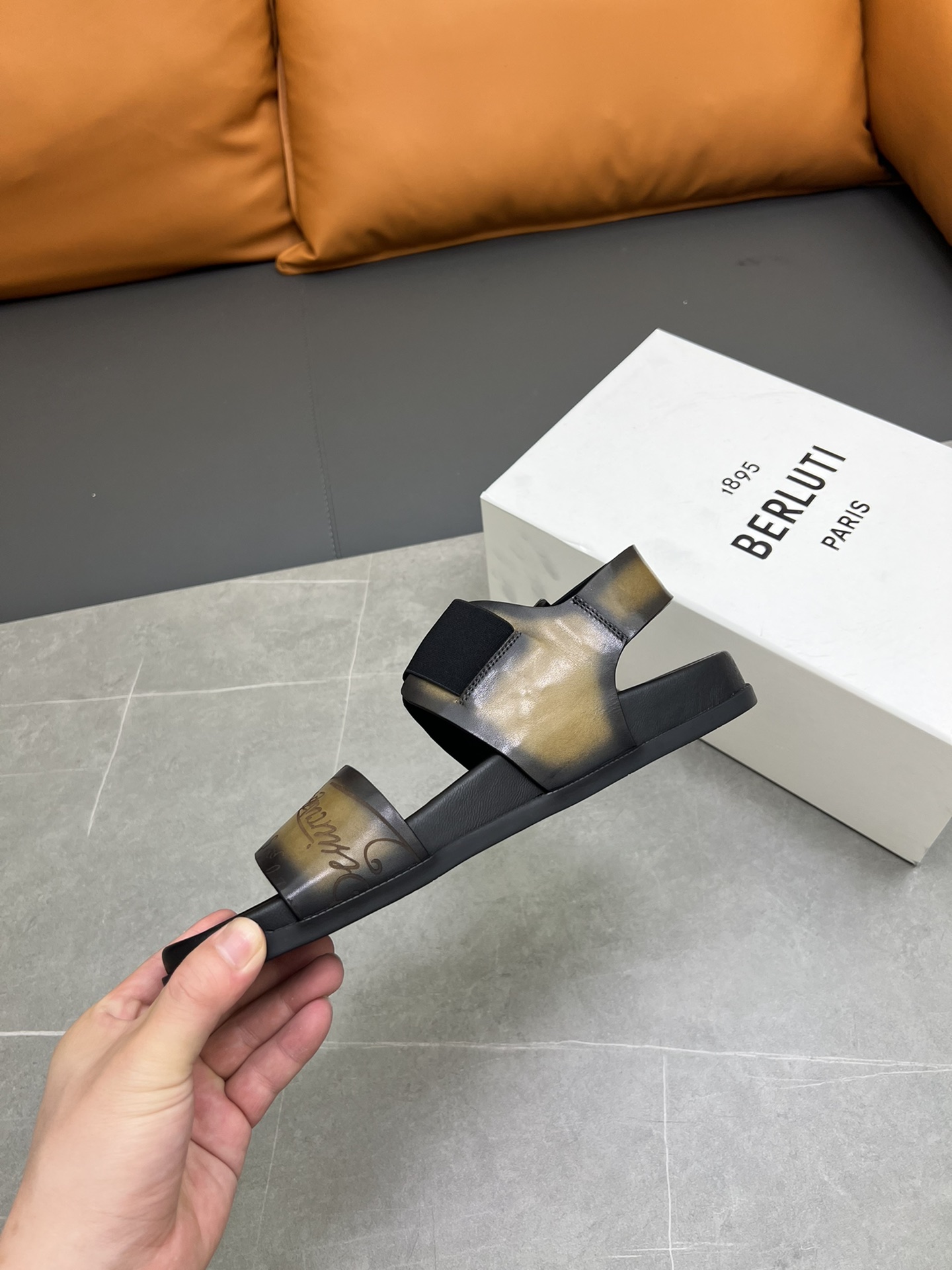 Berluti Tamaño:38-45 P270Berluti boutique de gama alta zapatillas de los hombres, la mano de obra su