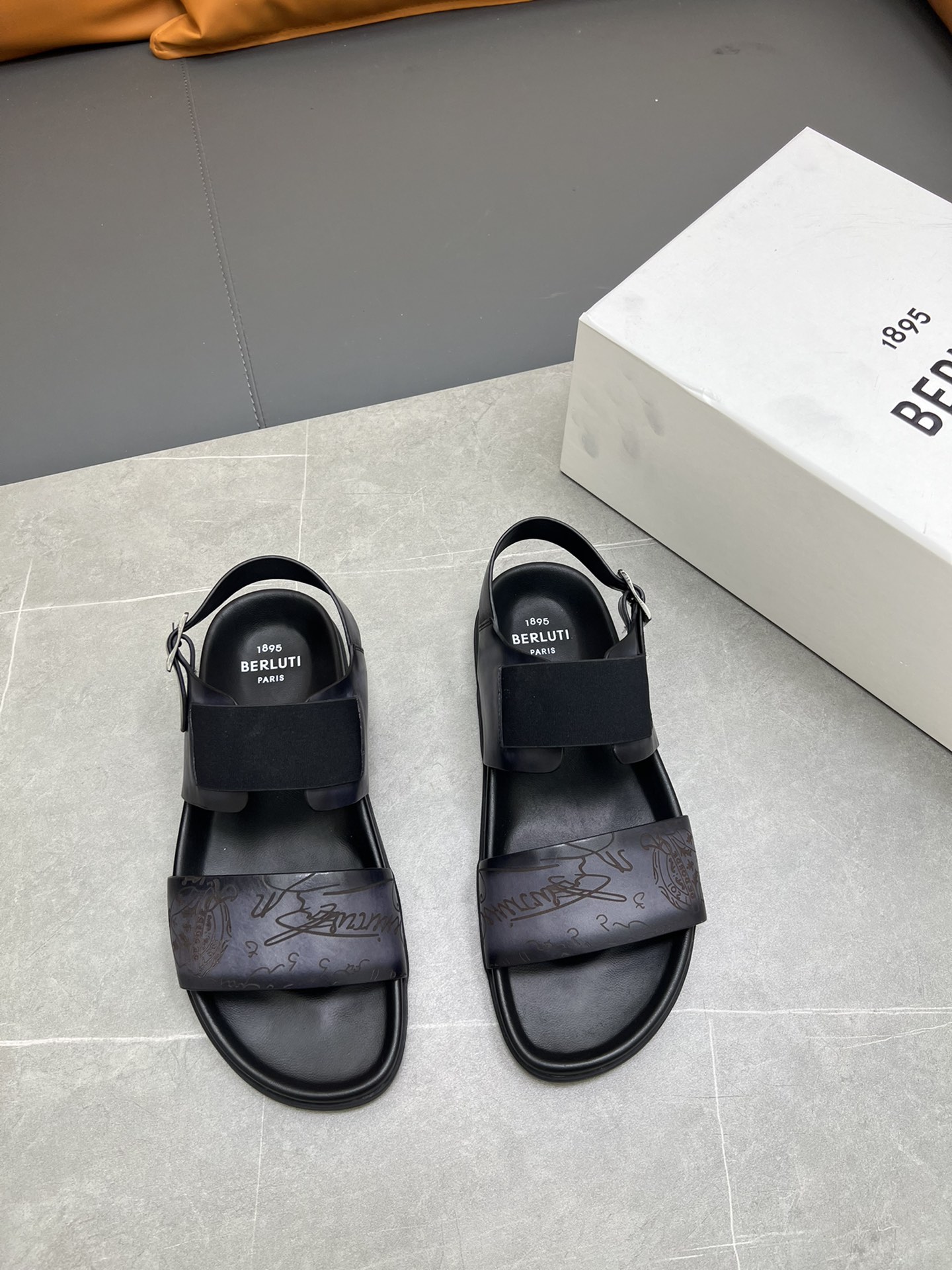 Berluti Tamaño:38-45 P270Berluti boutique de gama alta zapatillas de los hombres, la mano de obra su