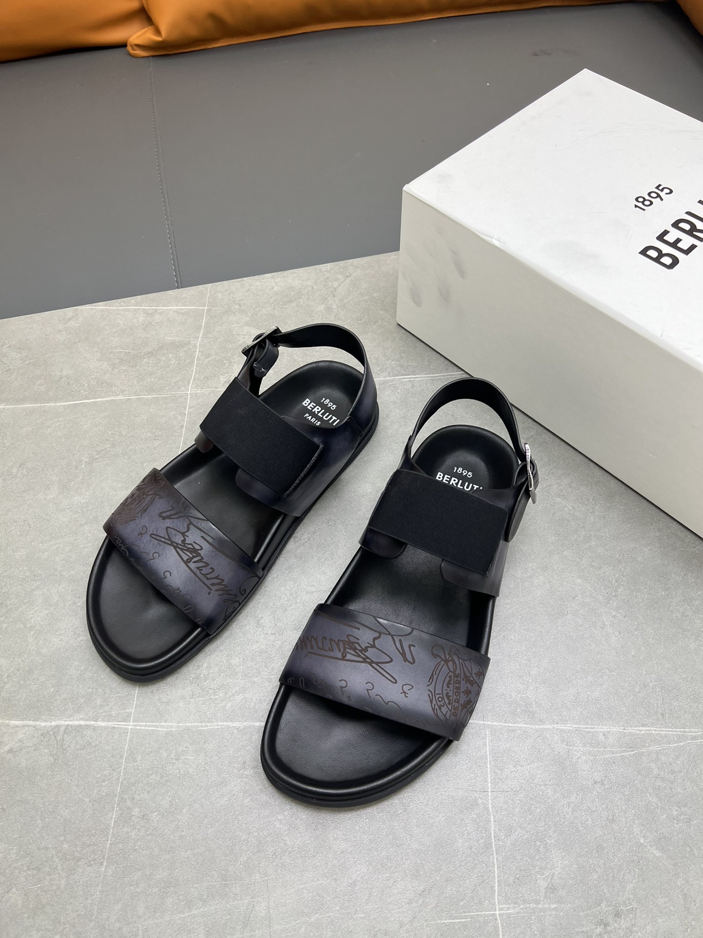 Berluti Tamaño:38-45 P270Berluti boutique de gama alta zapatillas de los hombres, la mano de obra su