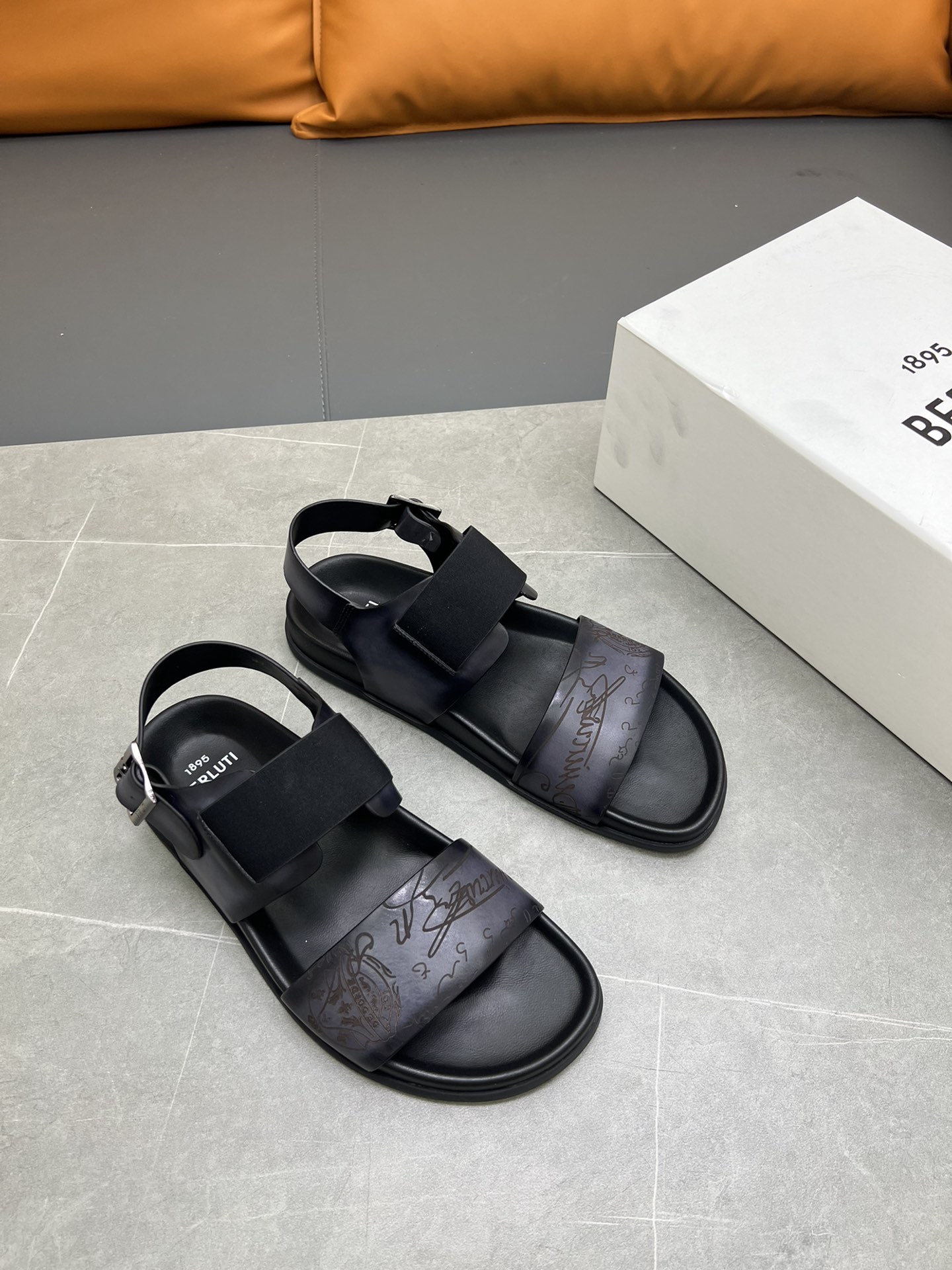Berluti Tamaño:38-45 P270Berluti boutique de gama alta zapatillas de los hombres, la mano de obra su