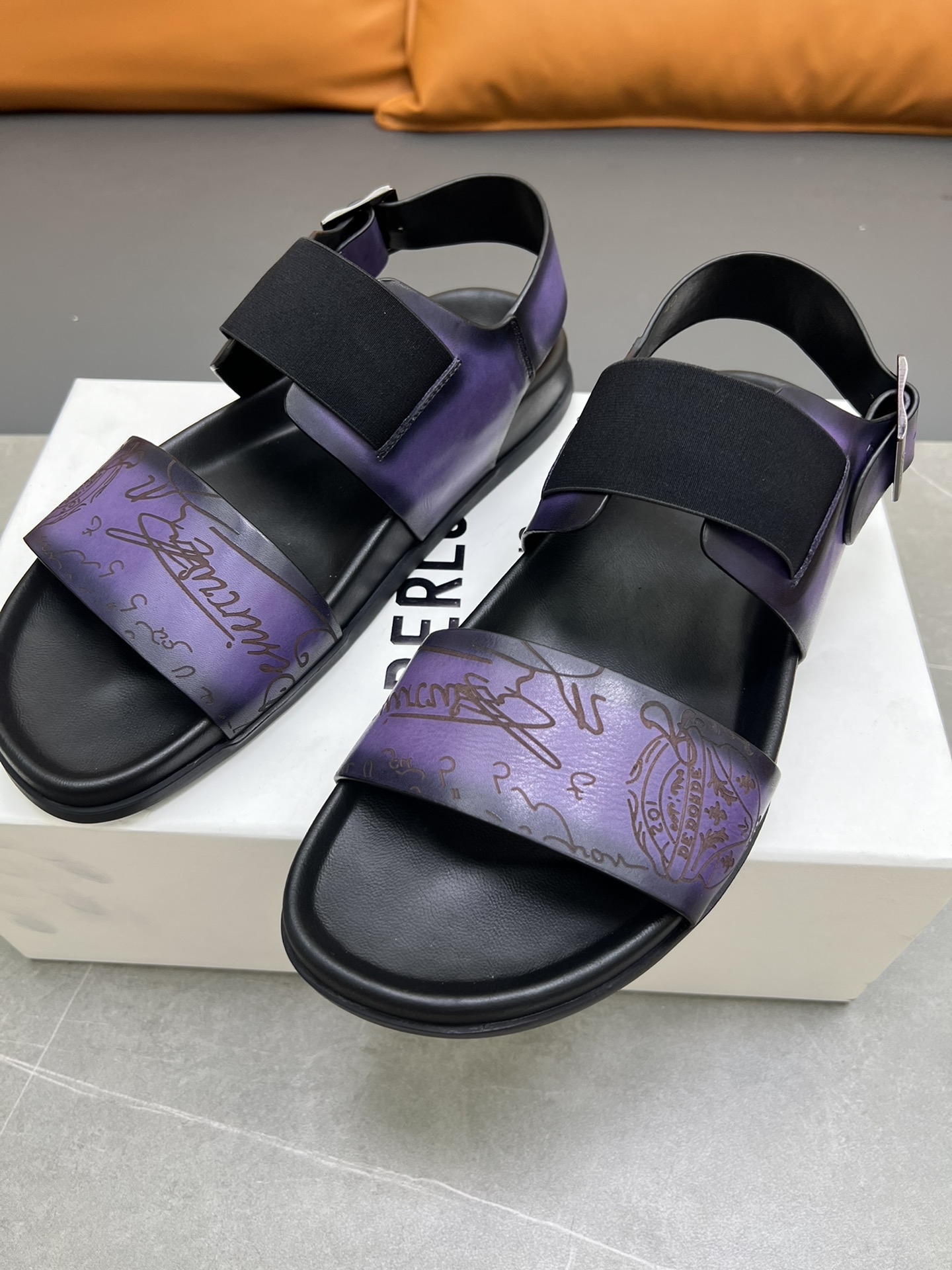 Berluti Tamaño:38-45 P270Berluti boutique de gama alta zapatillas de los hombres, la mano de obra su