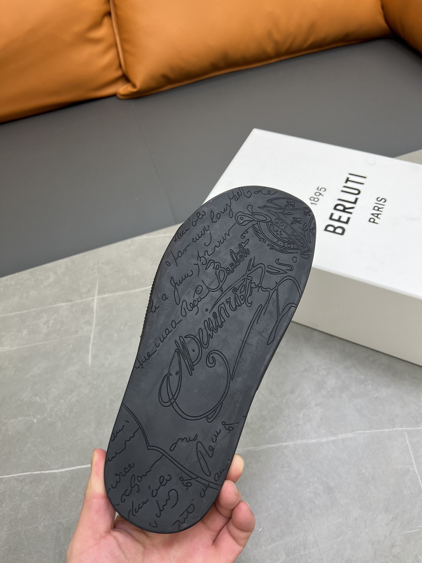 Berluti Tamaño:38-45 P270Berluti boutique de gama alta zapatillas de los hombres, la mano de obra su
