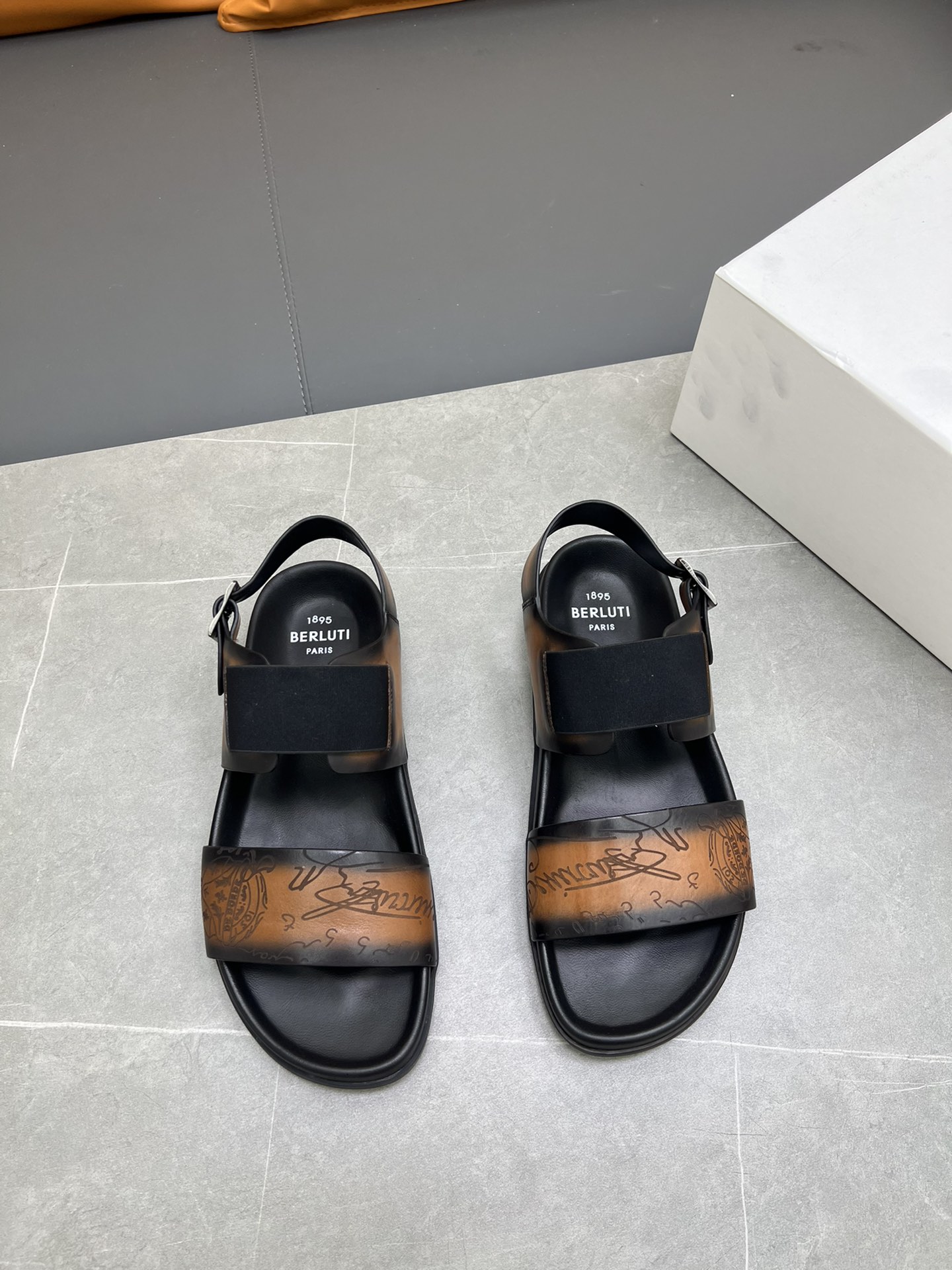 Berluti Tamaño:38-45 P270Berluti boutique de gama alta zapatillas de los hombres, la mano de obra su