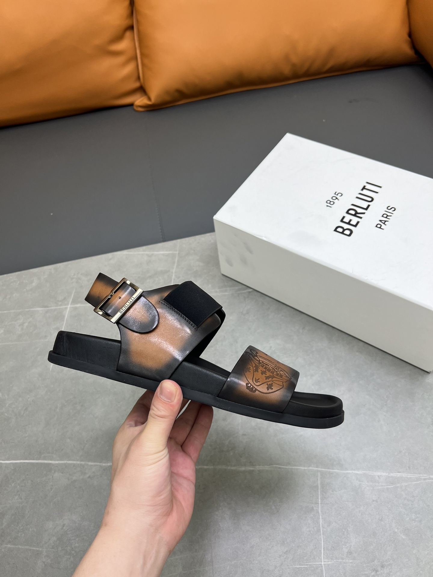 Berluti Tamaño:38-45 P270Berluti boutique de gama alta zapatillas de los hombres, la mano de obra su