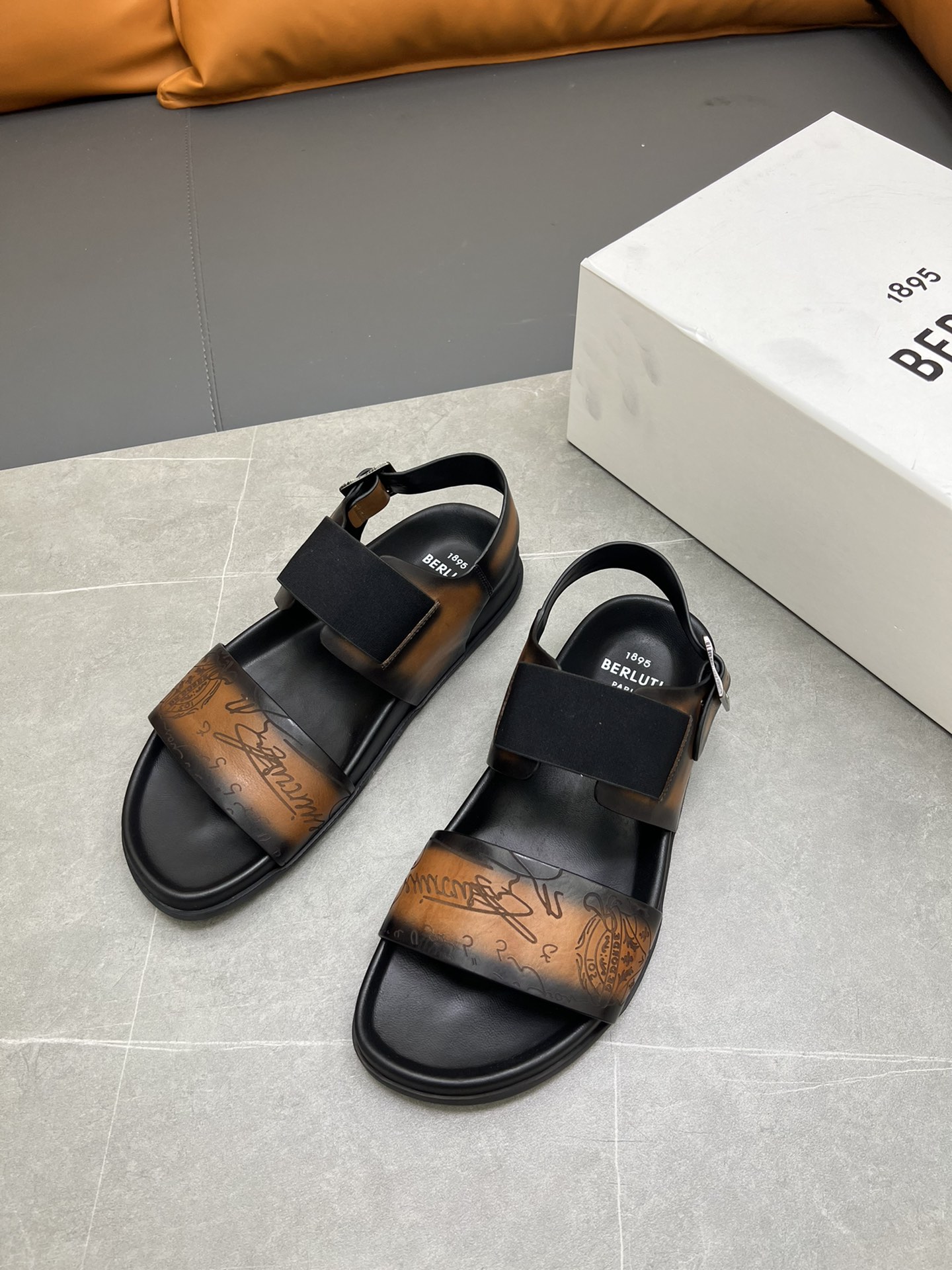 Berluti Tamaño:38-45 P270Berluti boutique de gama alta zapatillas de los hombres, la mano de obra su