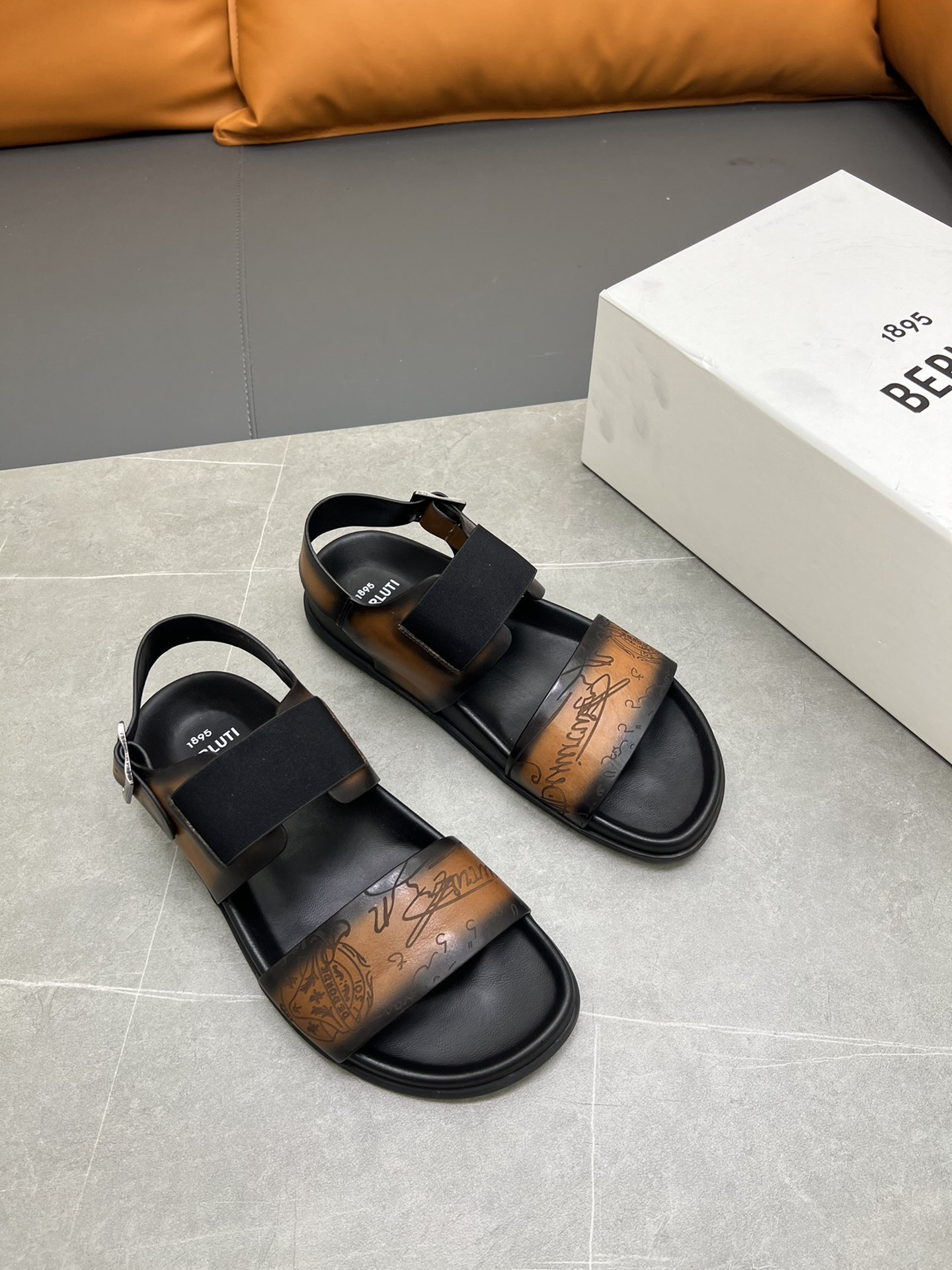 Berluti Tamaño:38-45 P270Berluti boutique de gama alta zapatillas de los hombres, la mano de obra su
