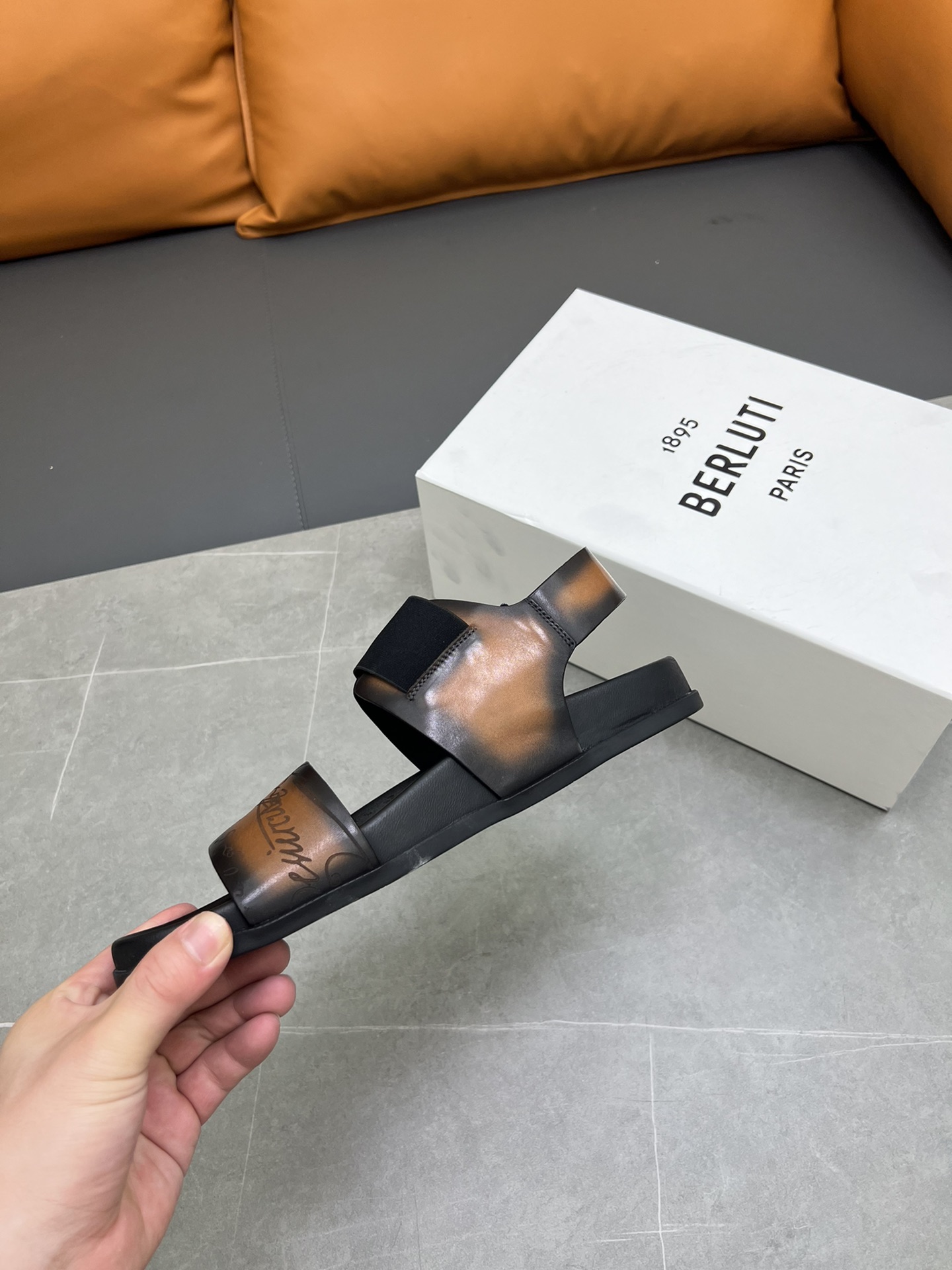 Berluti Tamaño:38-45 P270Berluti boutique de gama alta zapatillas de los hombres, la mano de obra su
