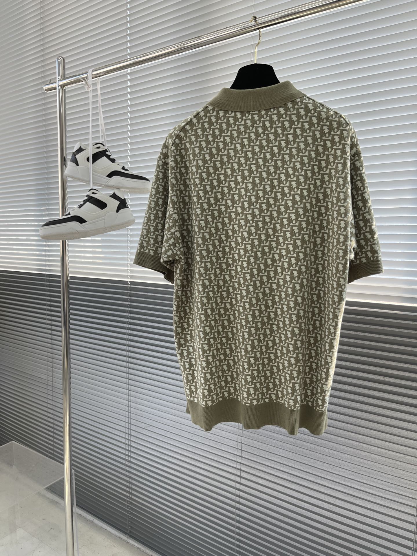 Dior Oblique Cotton Jacquard Short-Sleeved Polo Shirt - Elegant & Comfortable 8 i1682674719 6130 2